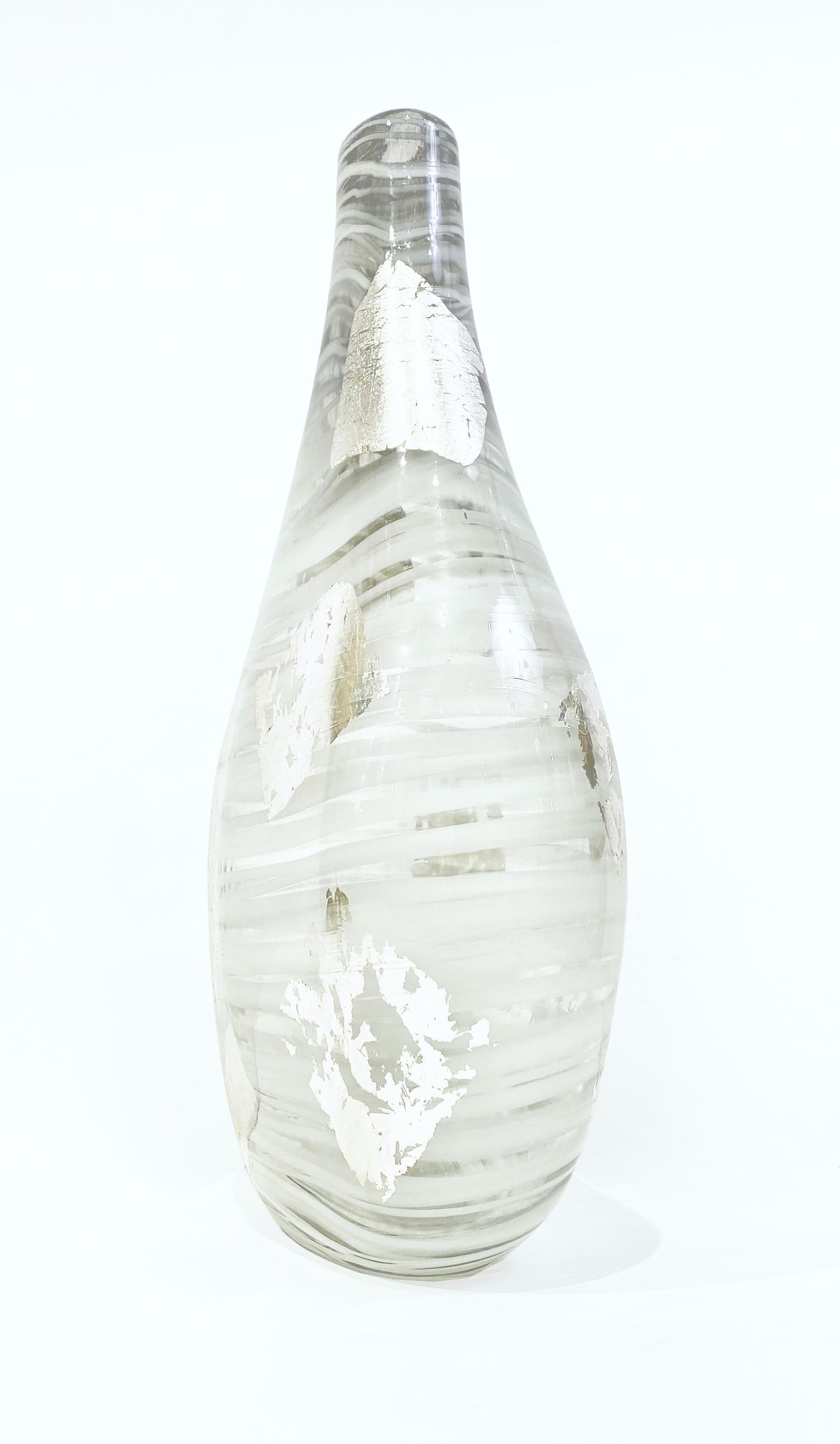 Vase sculpté en verre de Murano blanc et transparent de style Art déco italien en vente 2