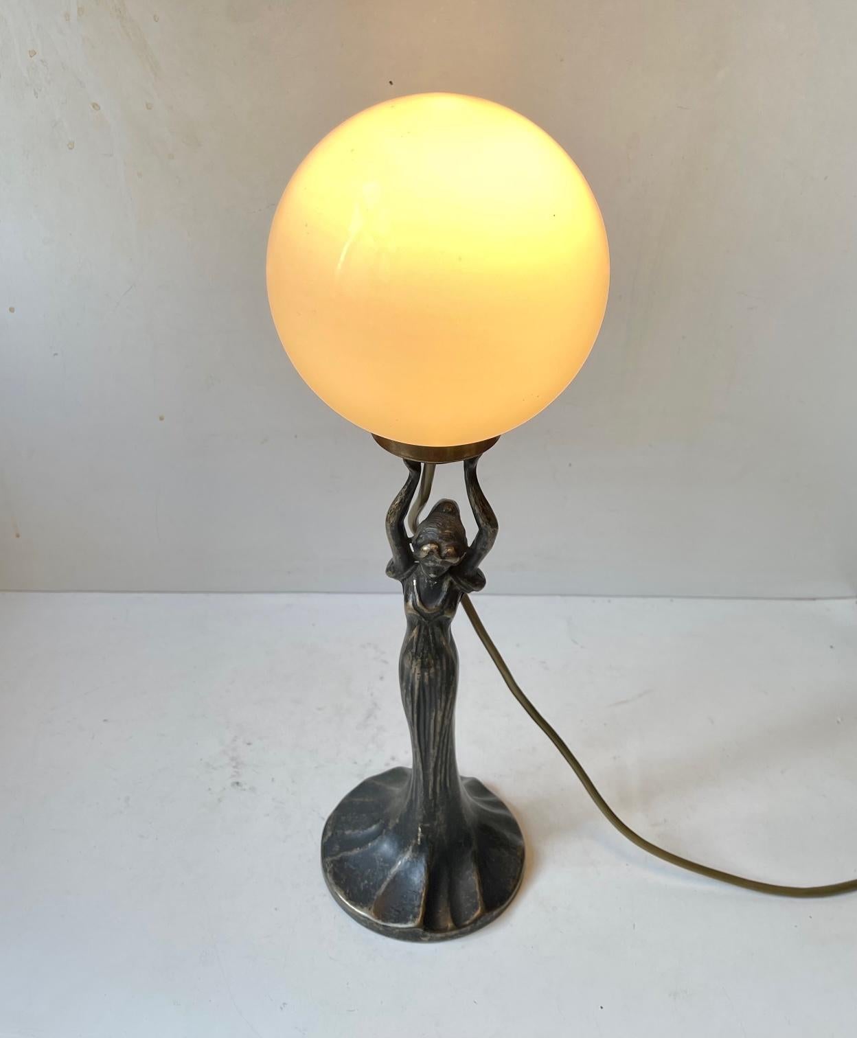 Patiné Lampe de table italienne de style Art déco en bronze, années 1980 en vente