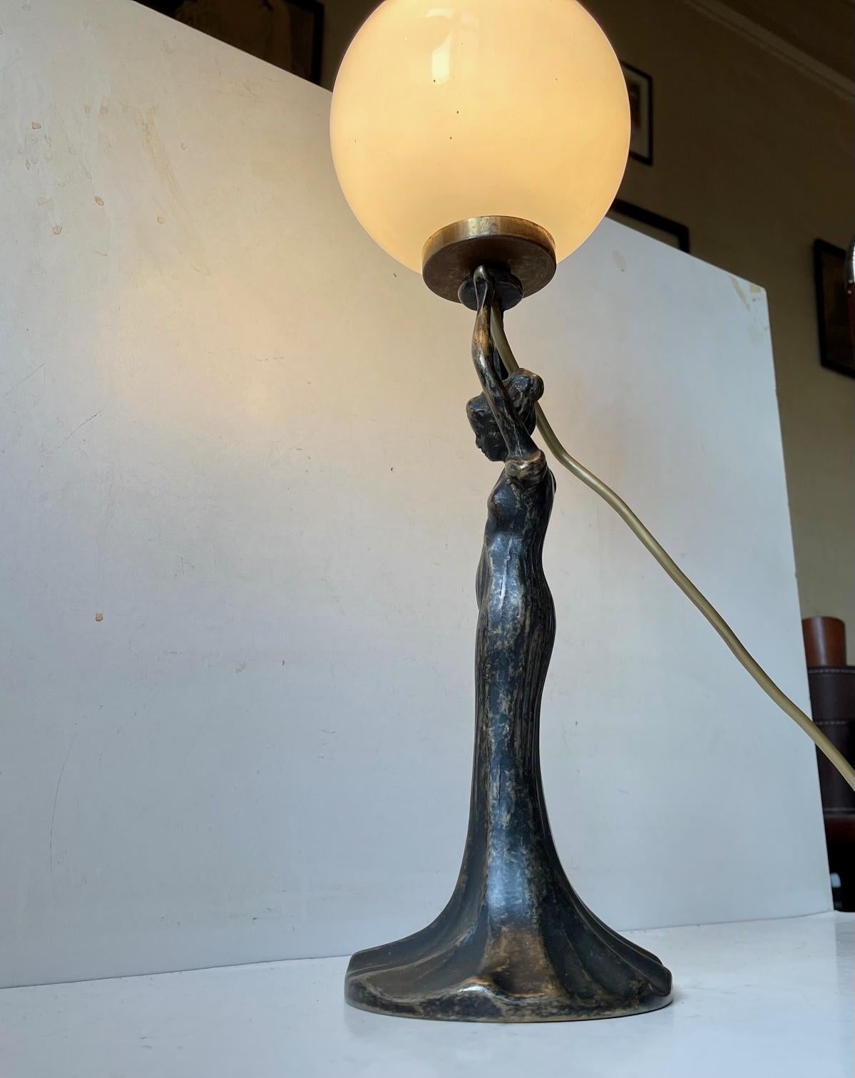 Fin du 20e siècle Lampe de table italienne de style Art déco en bronze, années 1980 en vente