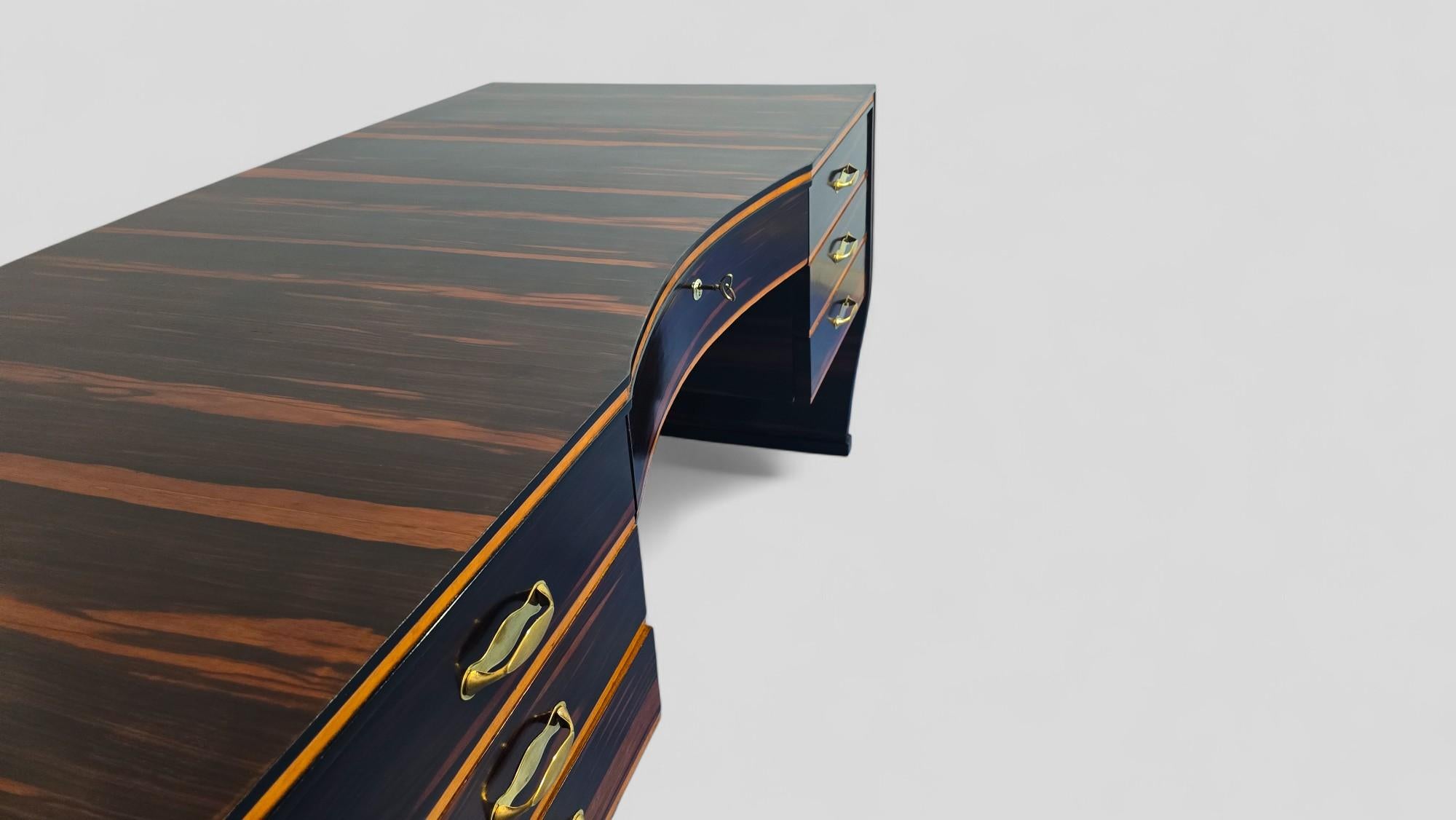 Italian Art Deco Table Desk , Ebony Makassar attributed to Osvaldo Borsani, 1940 For Sale 10