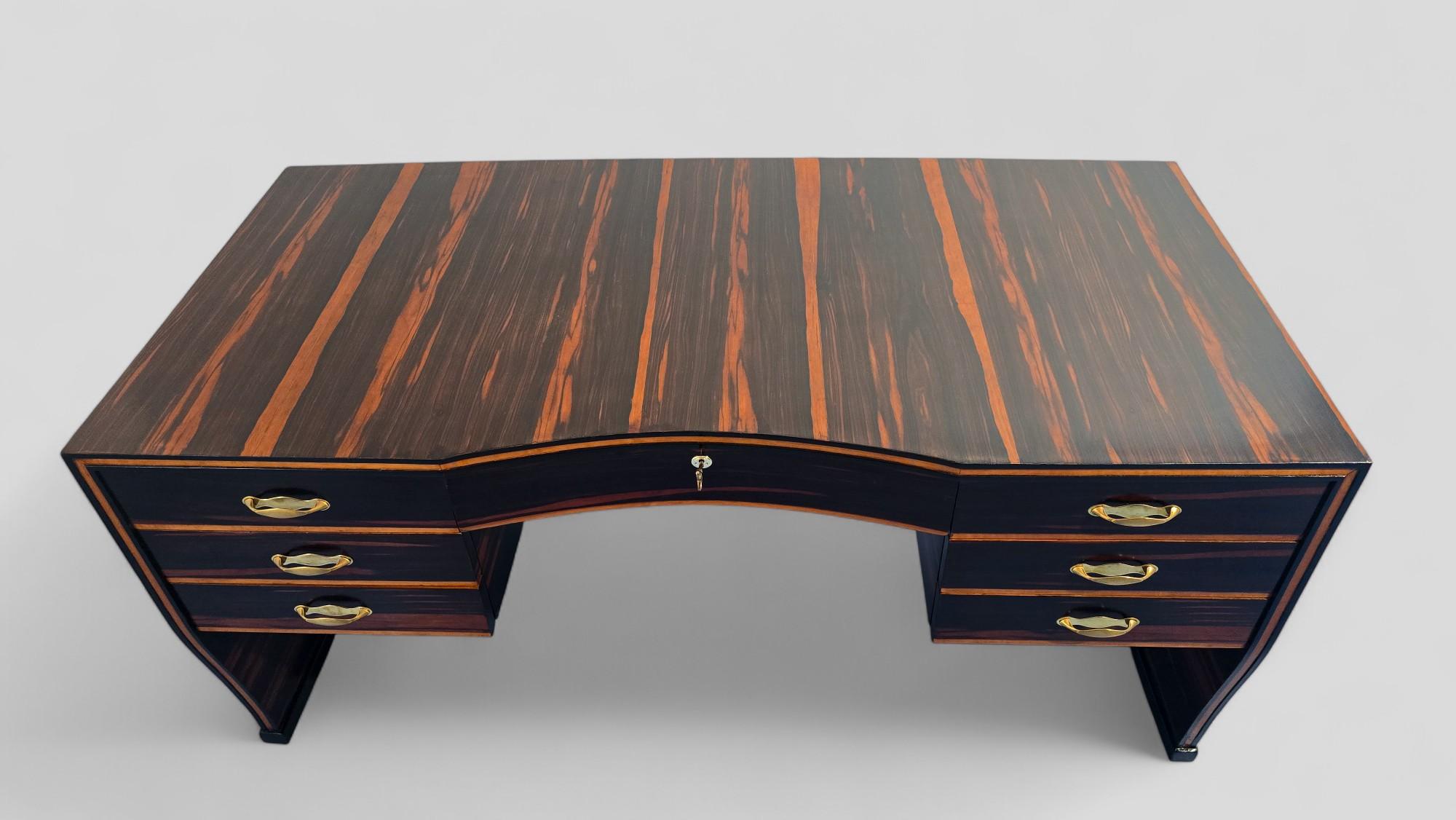 Italian Art Deco Table Desk , Ebony Makassar attributed to Osvaldo Borsani, 1940 For Sale 13