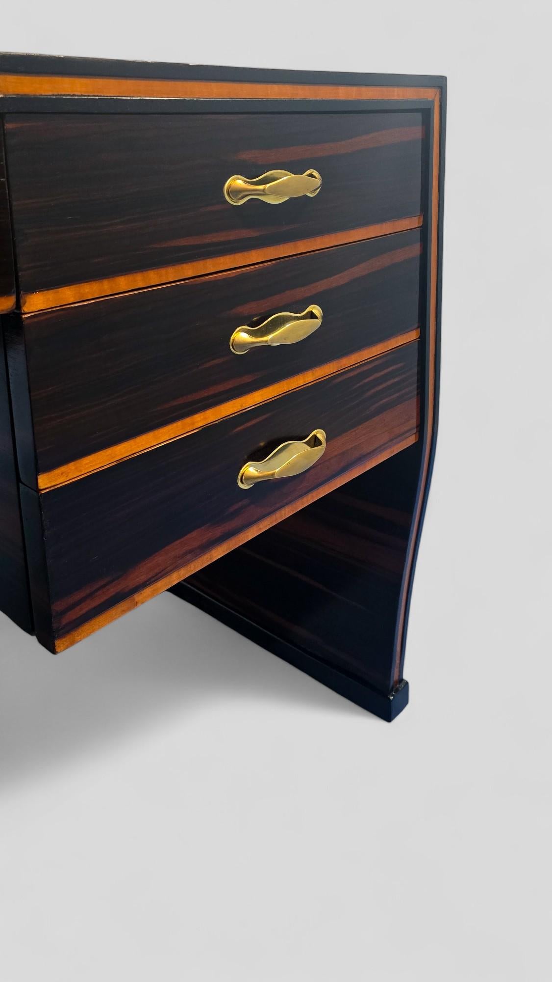 Italian Art Deco Table Desk , Ebony Makassar attributed to Osvaldo Borsani, 1940 For Sale 14