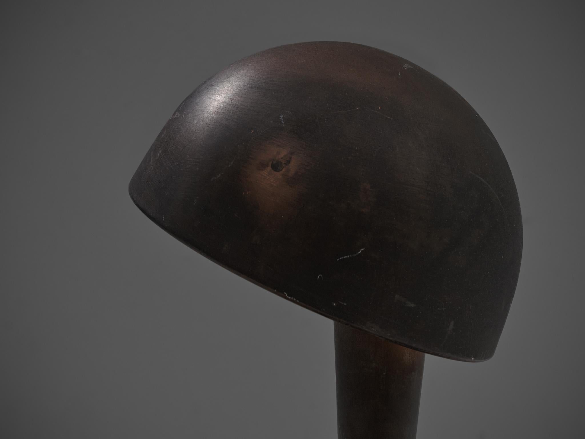 Italian Art Deco Table Lamp by Magilux 2