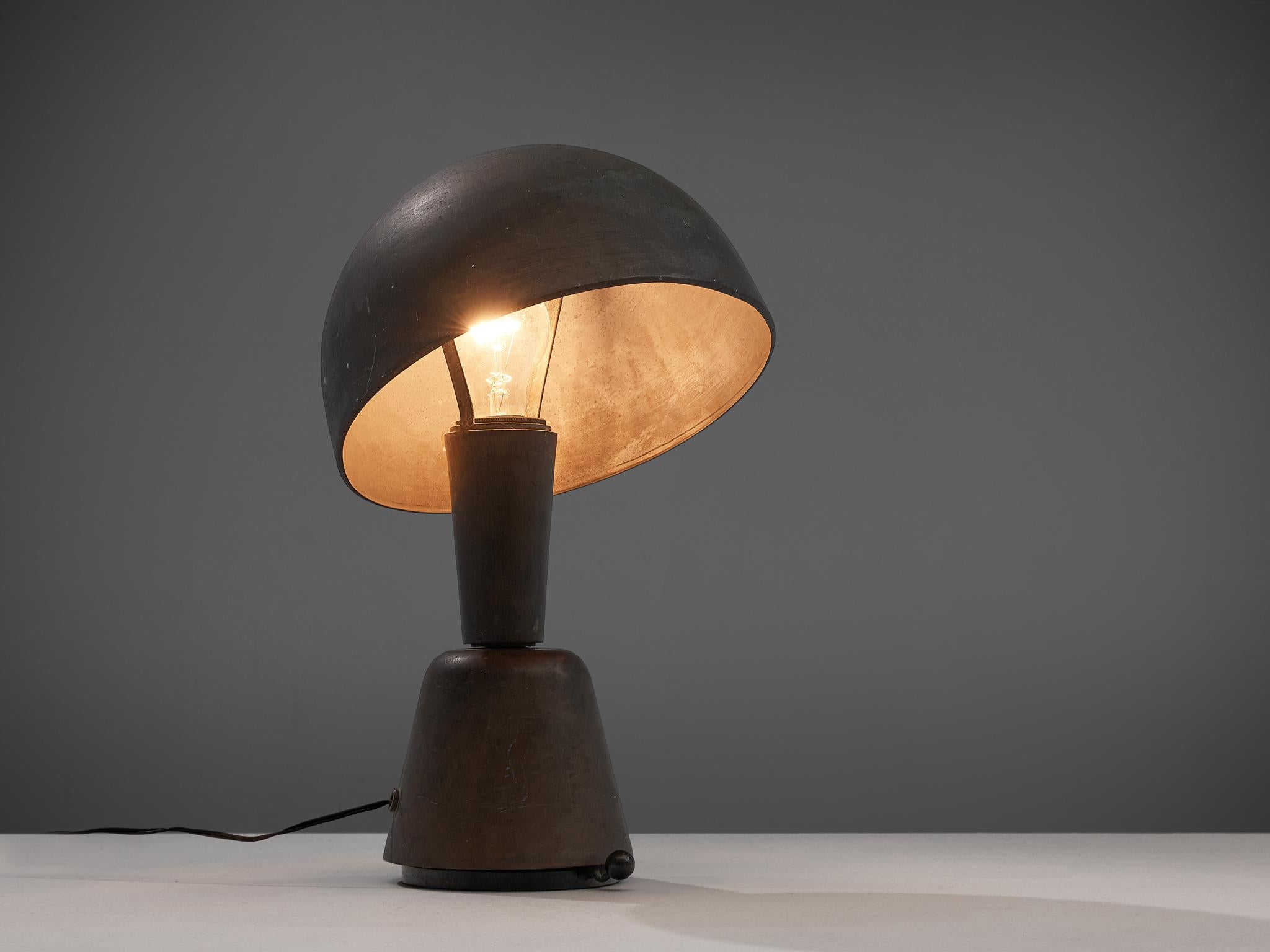Italian Art Deco Table Lamp by Magilux 4