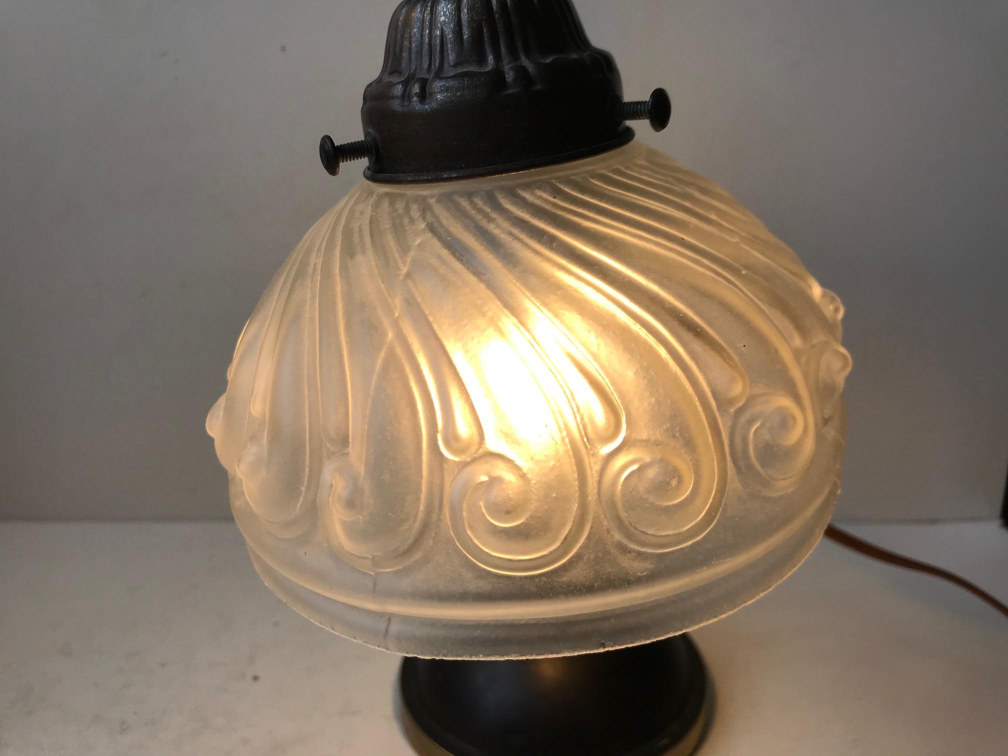 Italian Art Deco Table Lamp in Brass and Glass, 1930s For Sale 3