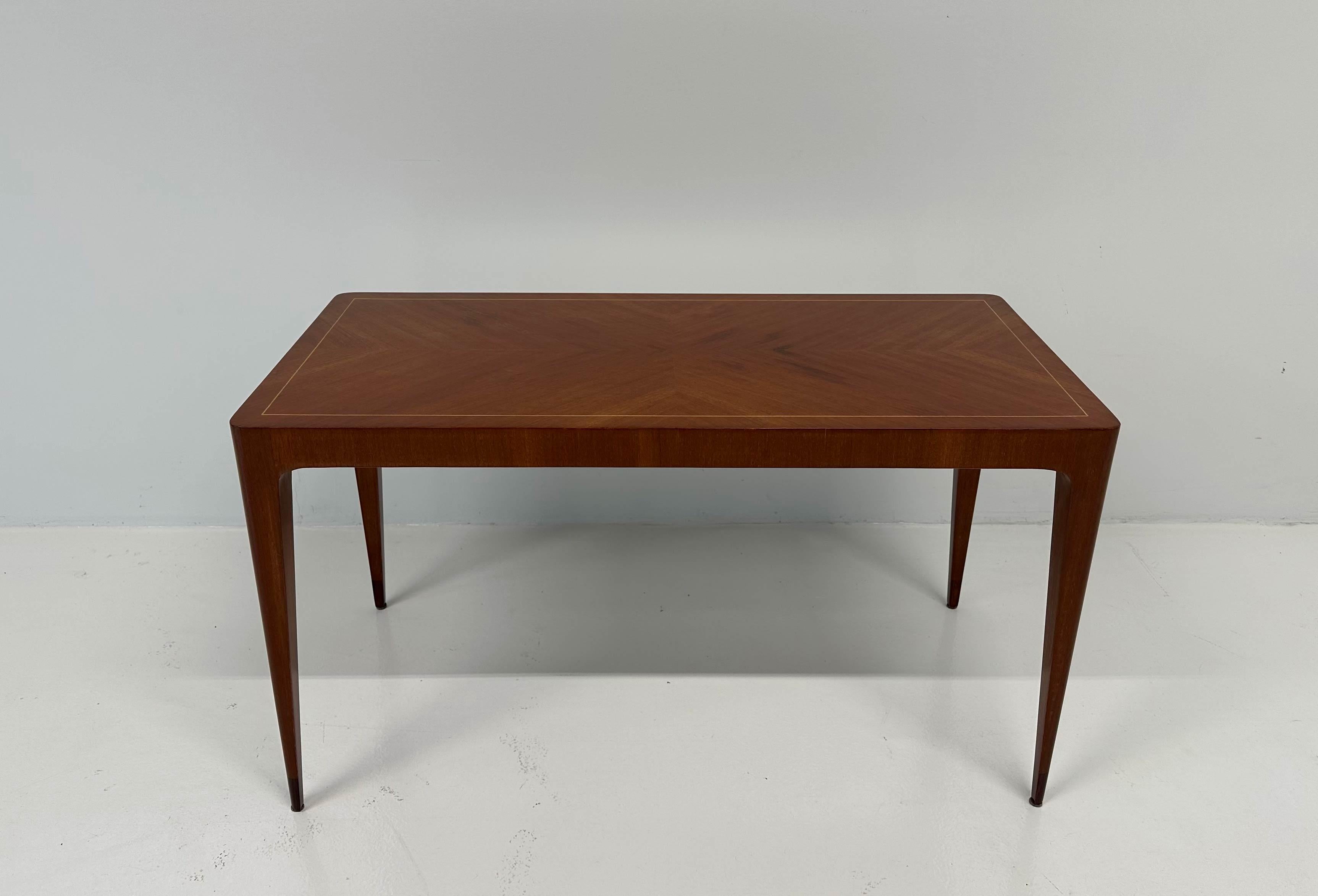 Italian Art Deco Teak and Maple Coffee Table By Paolo Buffa , 1950s In Good Condition For Sale In Meda, MB