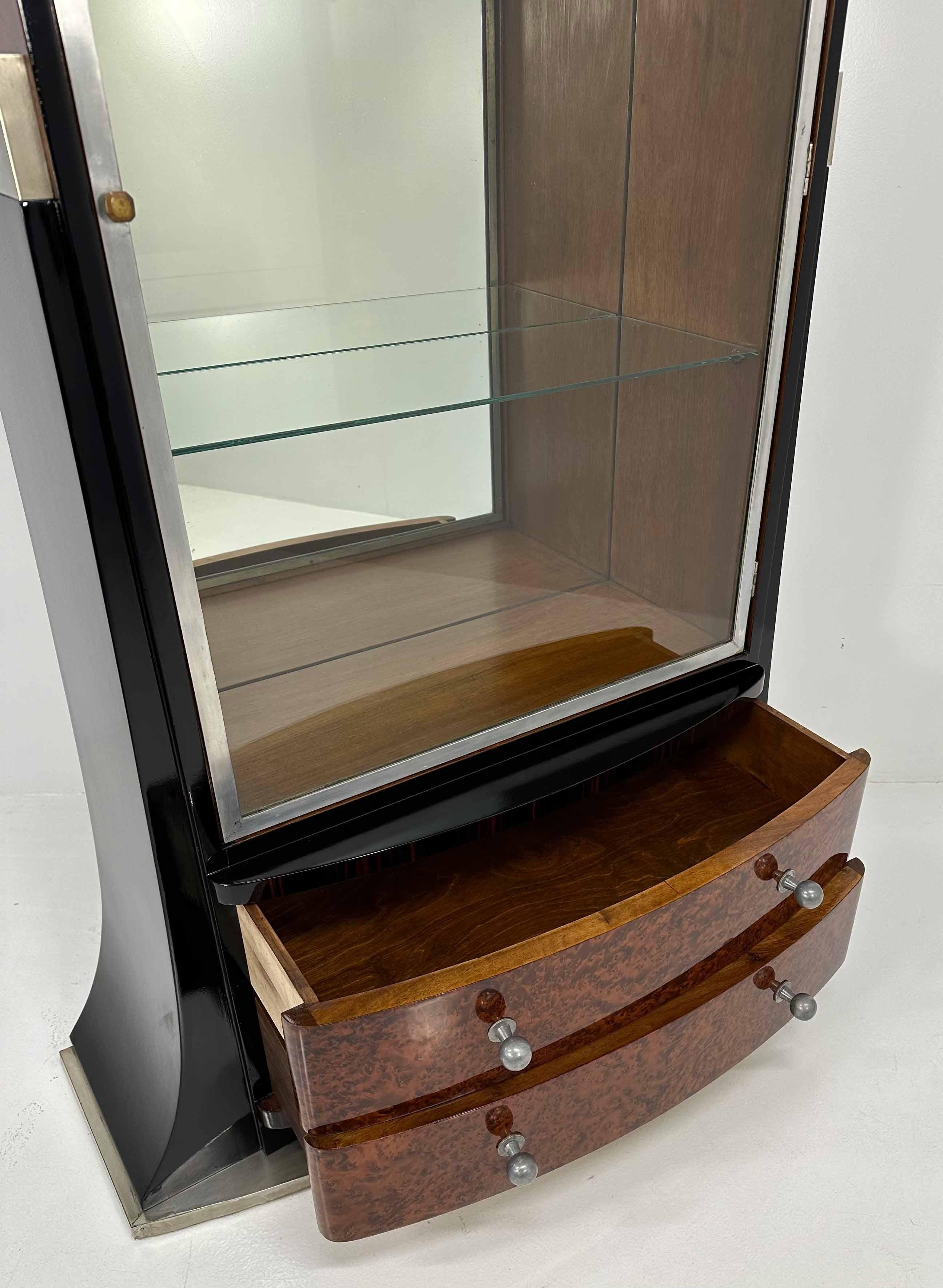 Italian Art Deco Thuja, Macassar Ebony, Glass, Mirrors and Metal Vitrine, 1935 For Sale 6