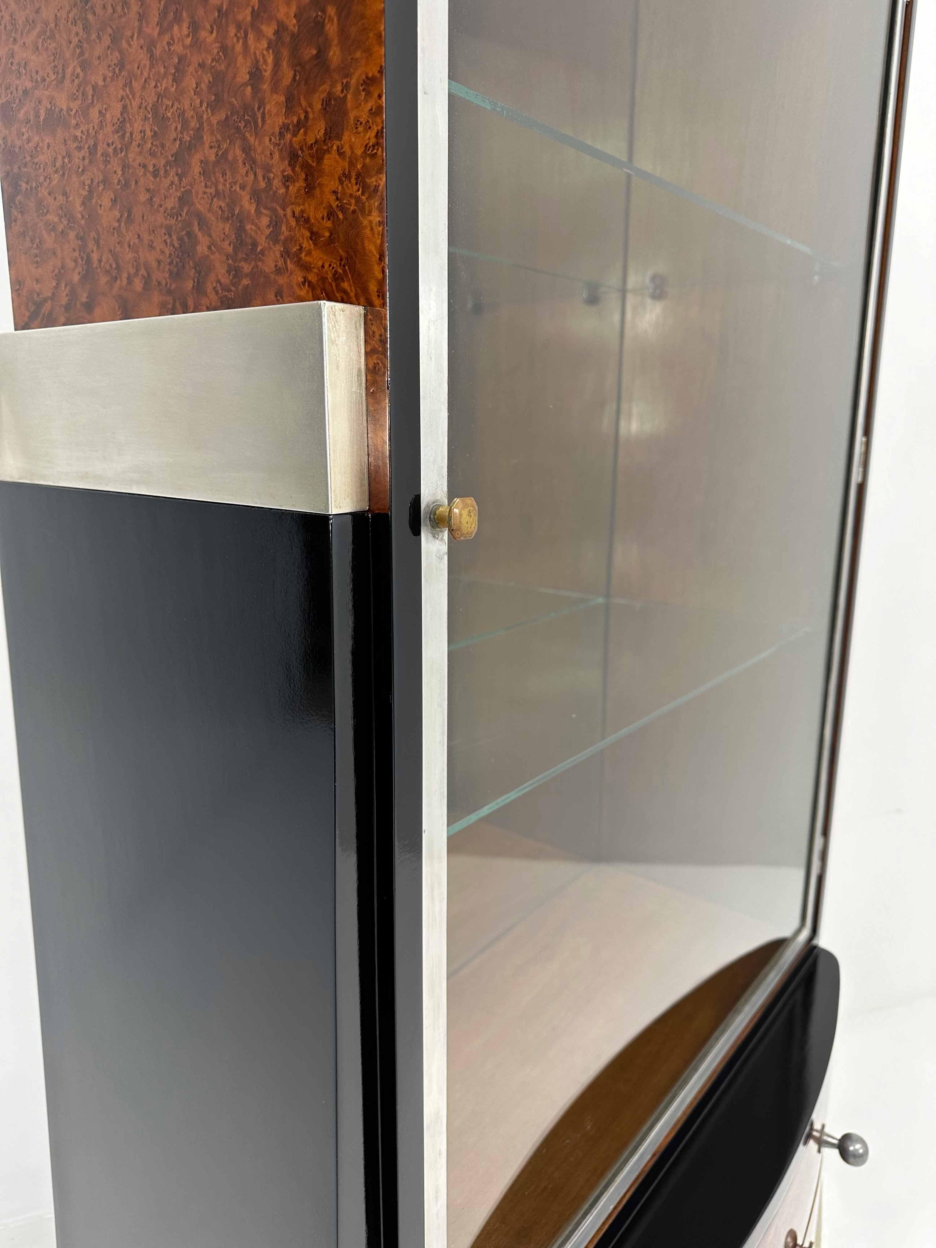 Italian Art Deco Thuja, Macassar Ebony, Glass, Mirrors and Metal Vitrine, 1935 For Sale 3