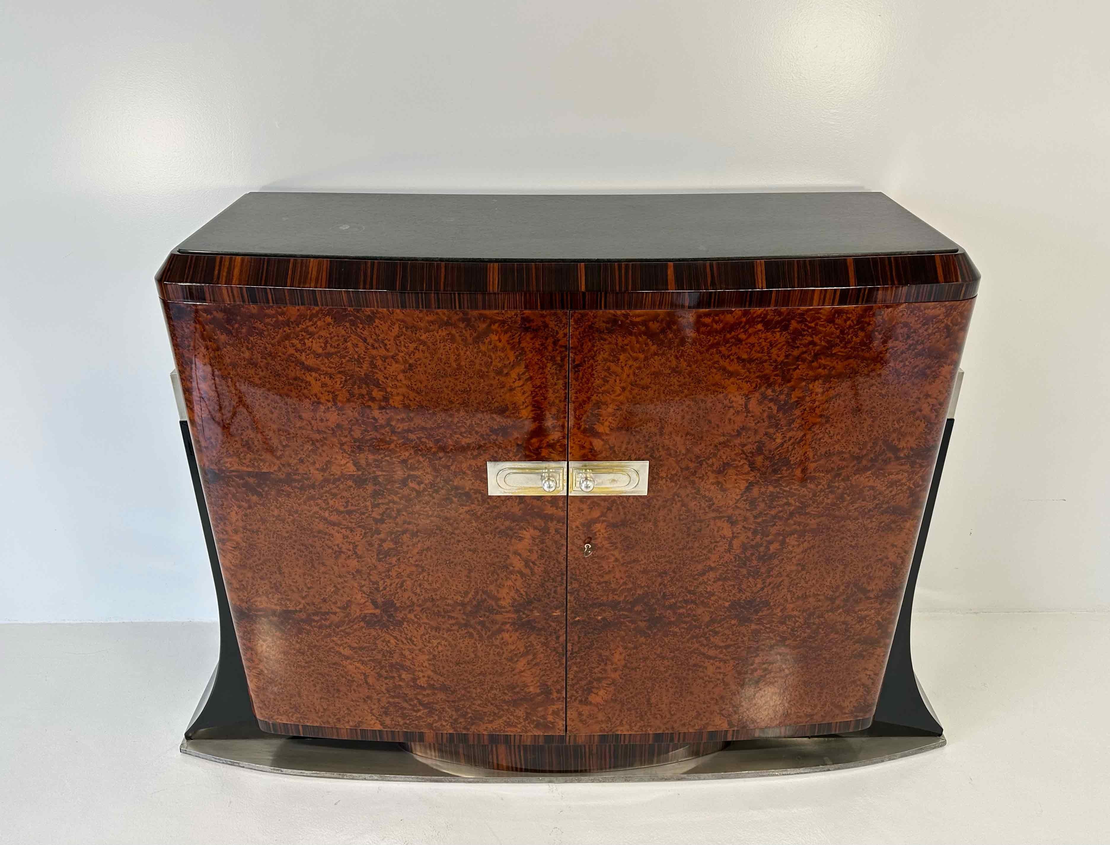 Art déco Enfilade Art Déco italien en thuja, Macassar, laque noire, marbre et métal, 1935