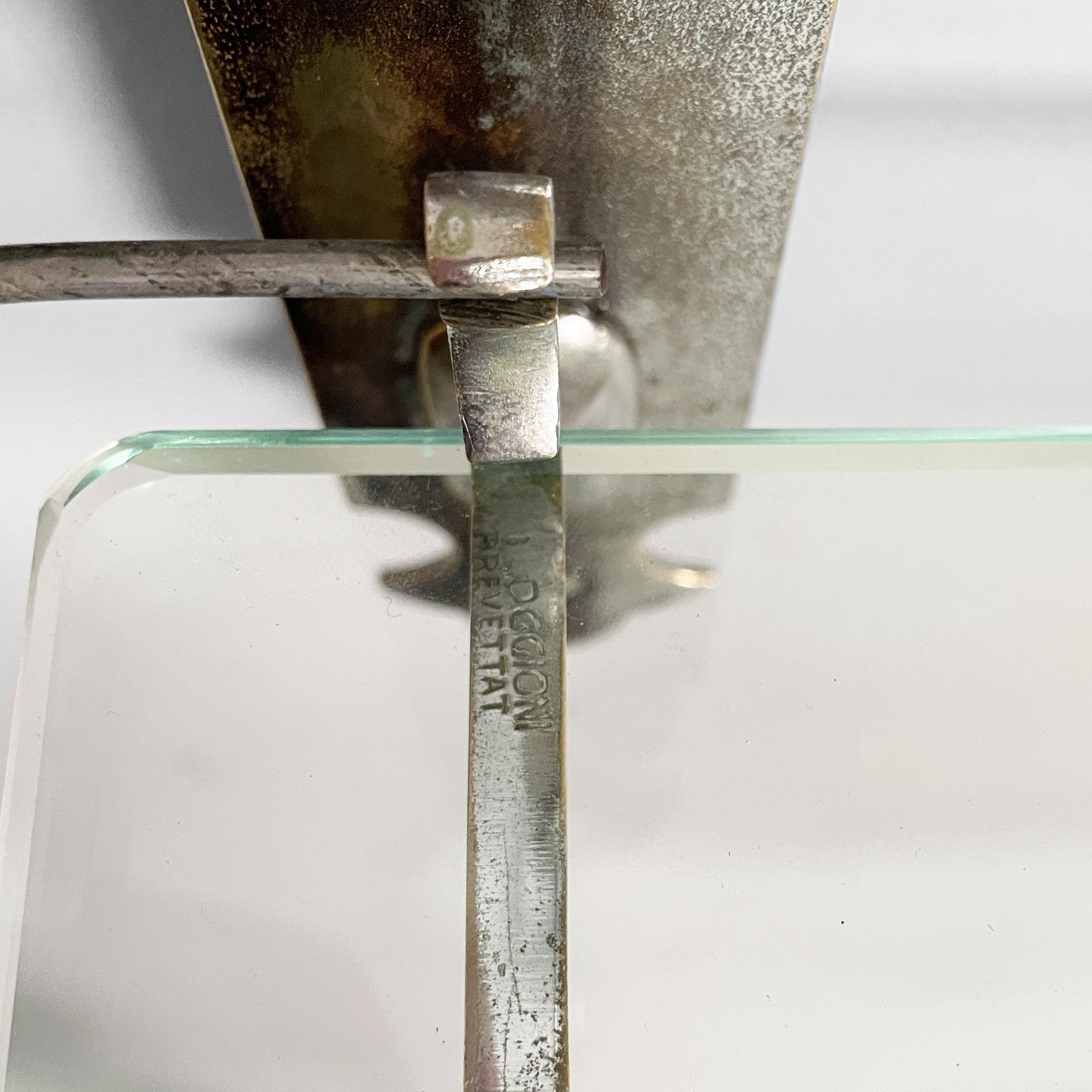 Miroir mural inclinable italien Art Deco avec étagère en verre et métal, années 1930 en vente 11