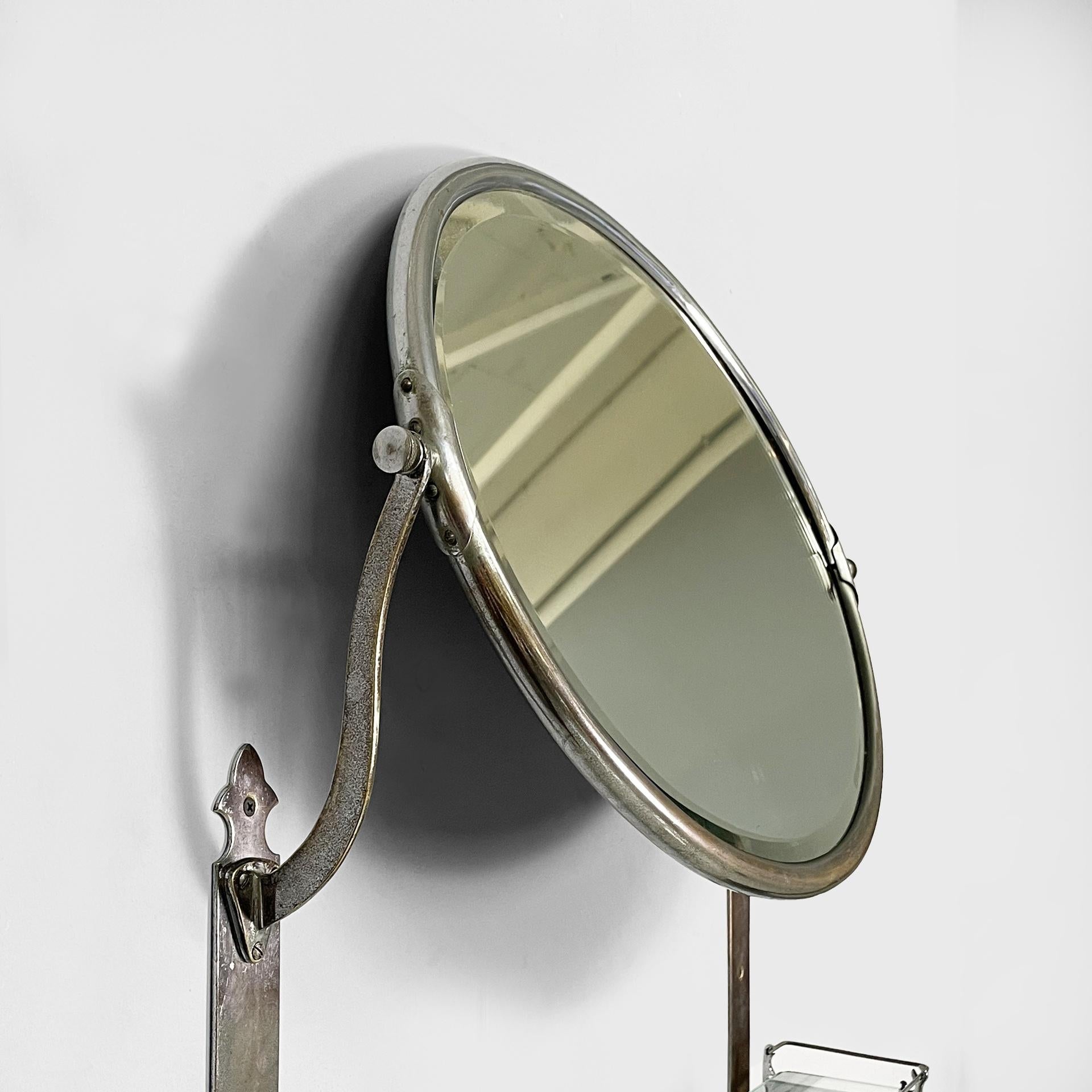 Milieu du XXe siècle Miroir mural inclinable italien Art Deco avec étagère en verre et métal, années 1930 en vente