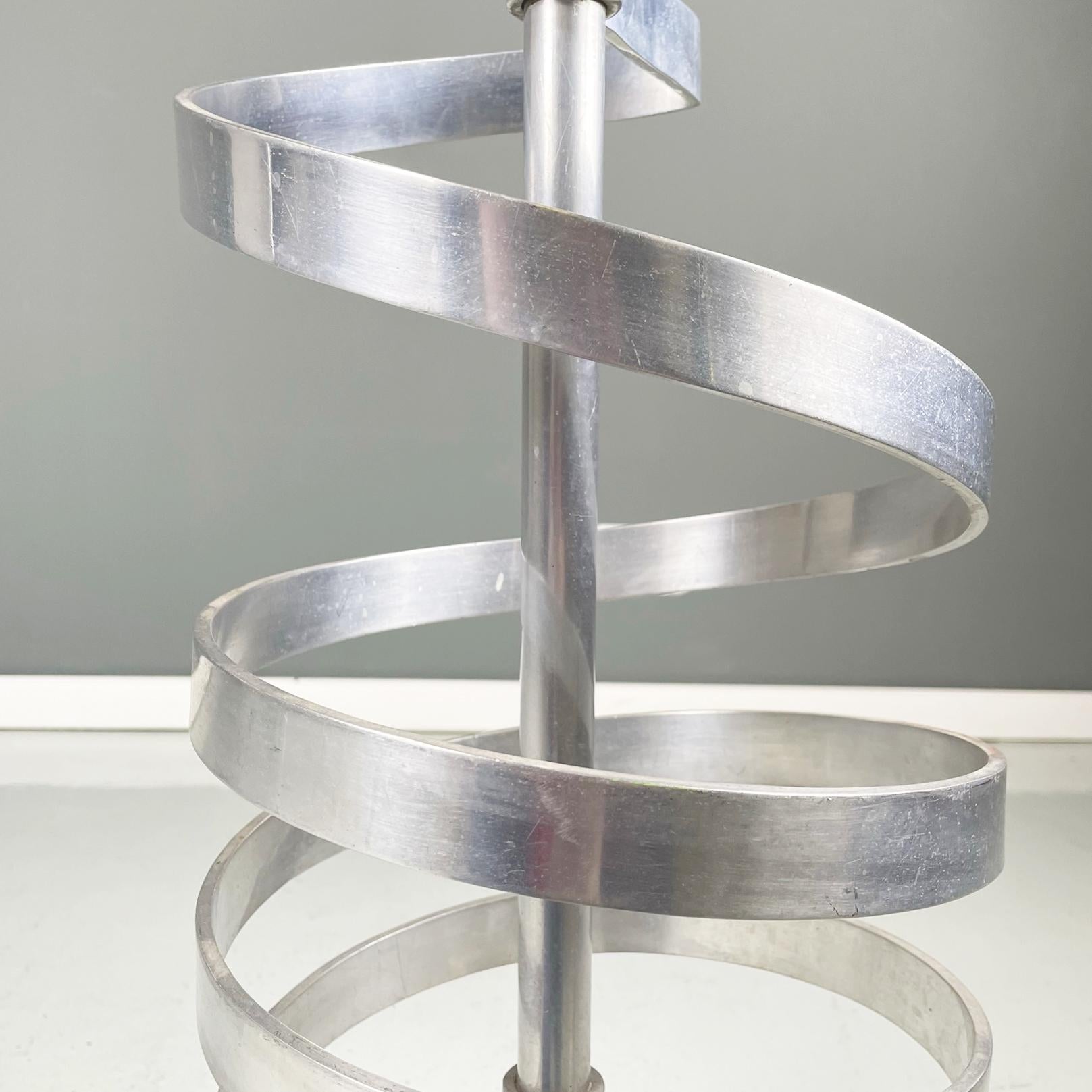 Stand pour Umbrella Art Déco italien avec forme en spirale en fonte d'aluminium, années 1920 en vente 3