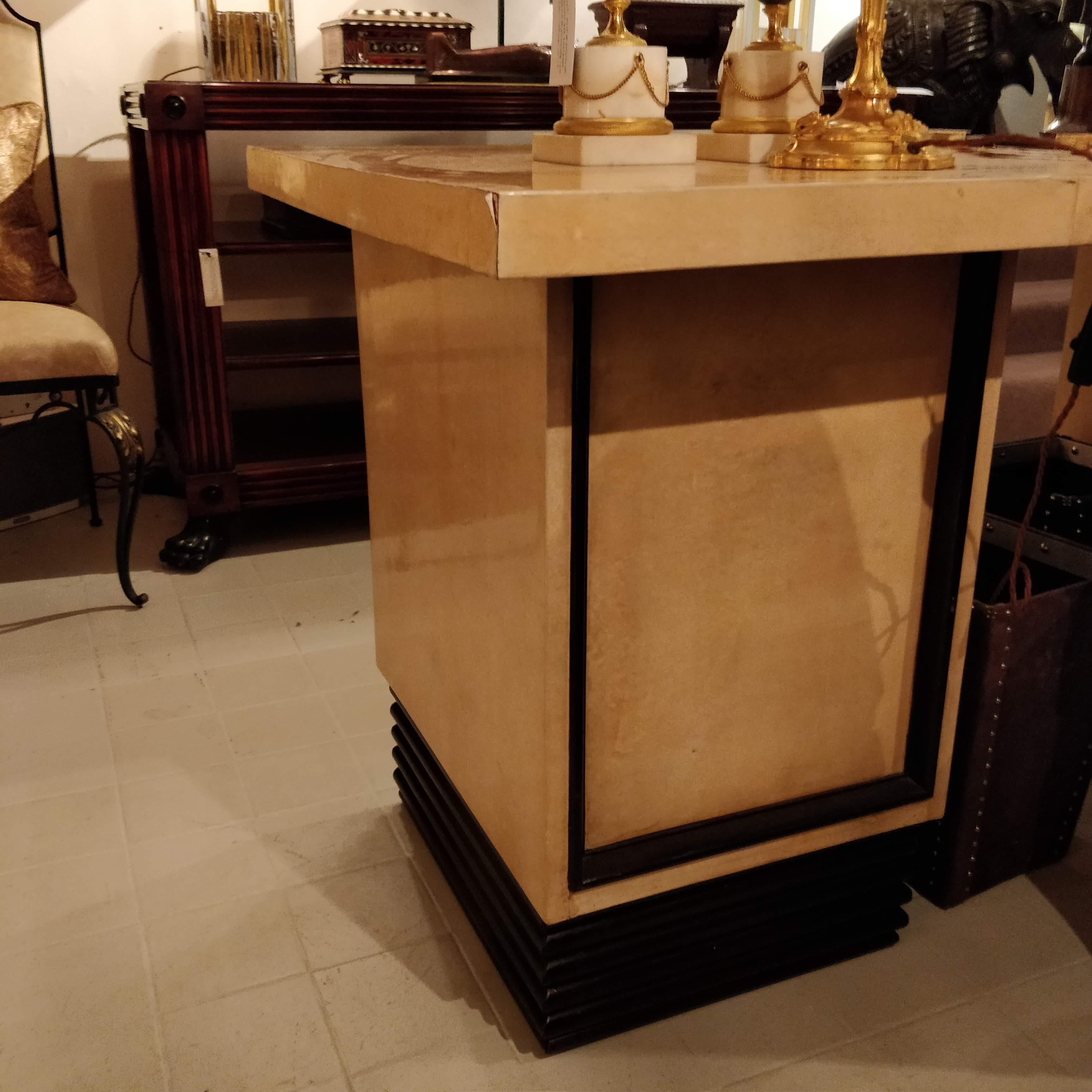 Ebonized Art Deco Vellum Veneered Pedestal Desk with Ebonised Mouldings, circa 1940 For Sale