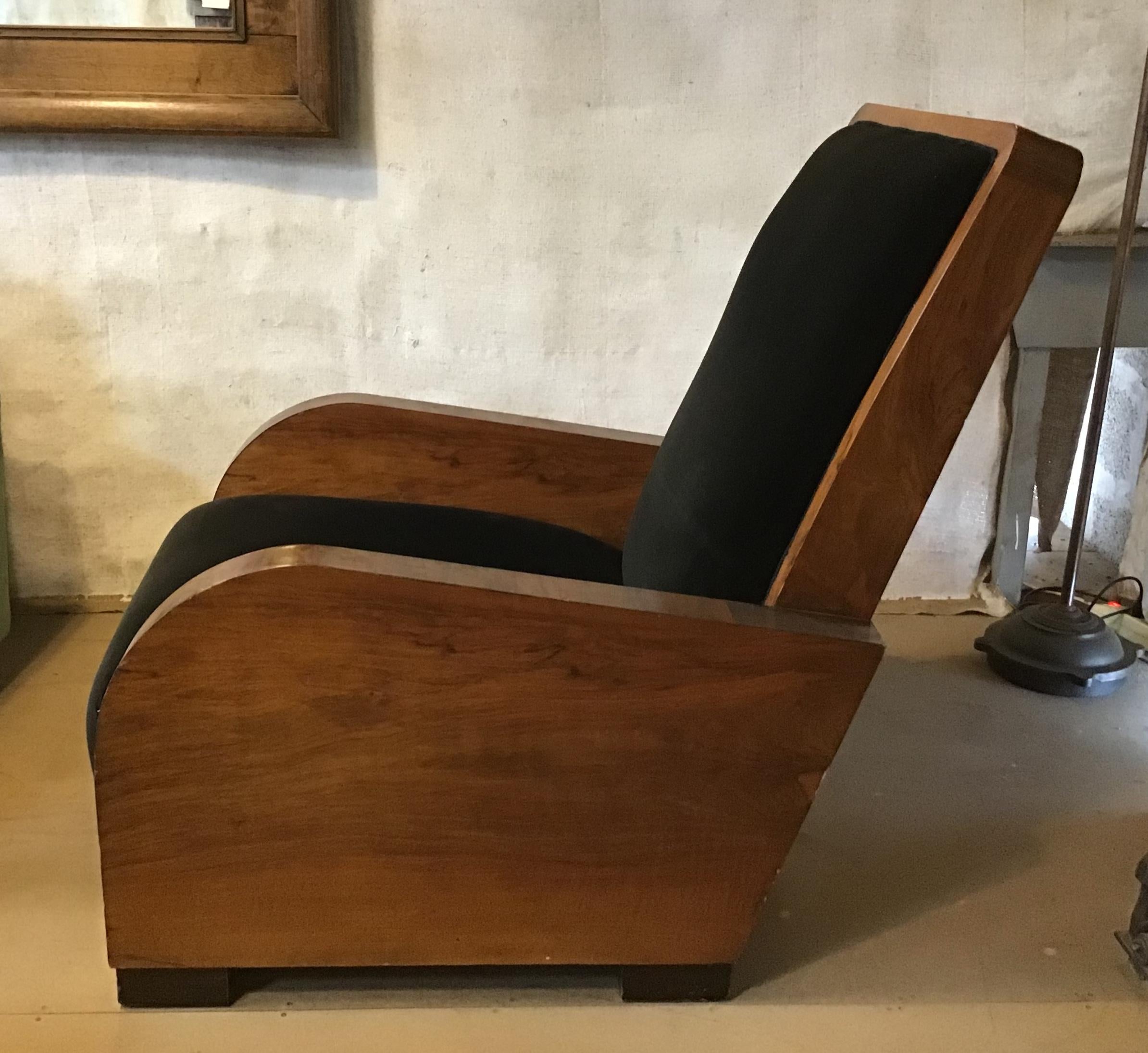 Mid-20th Century Italian Art Deco Velvet Upholstered Walnut Armchair from 1940s For Sale