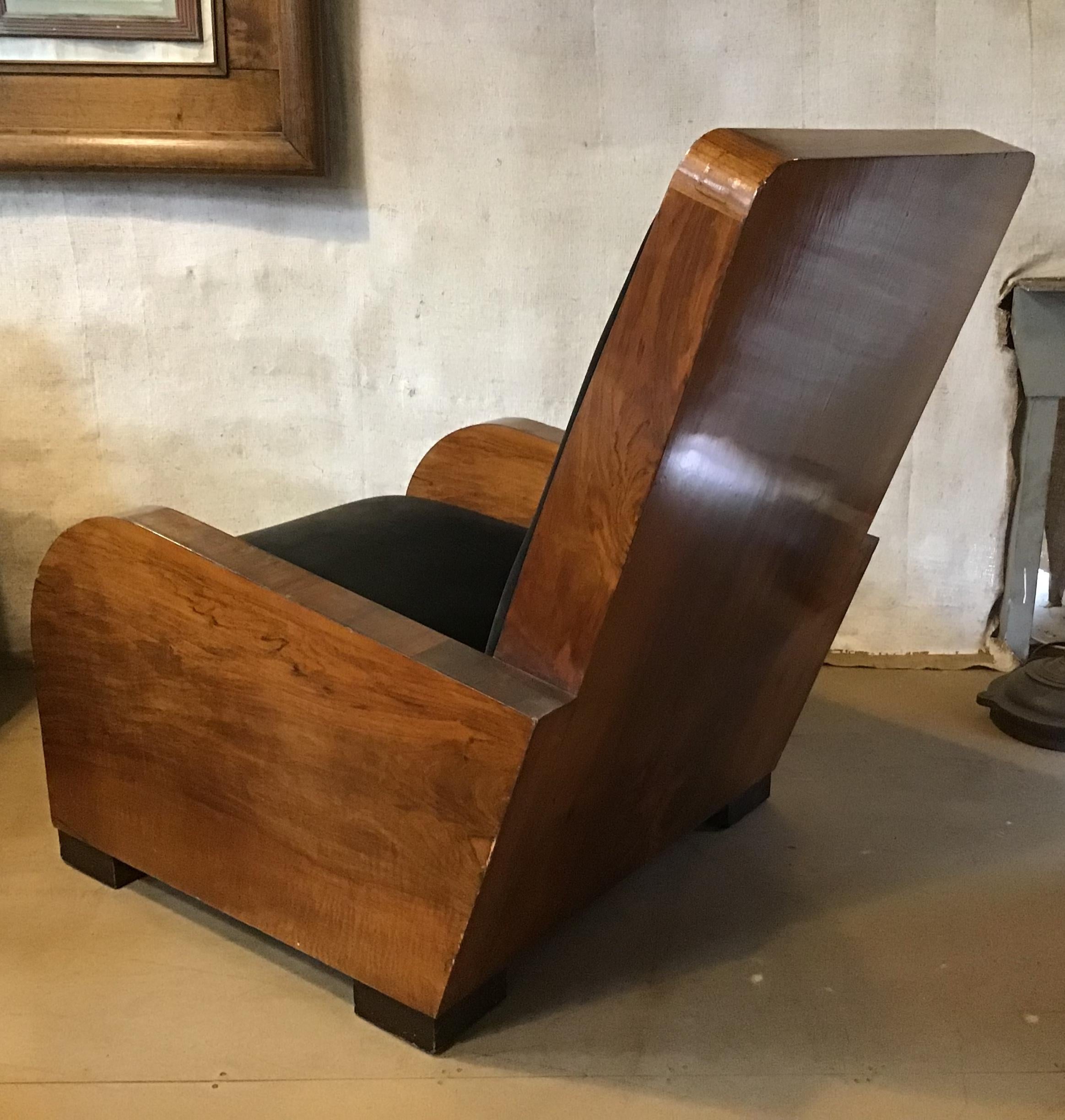 Italian Art Deco Velvet Upholstered Walnut Armchair from 1940s For Sale 1