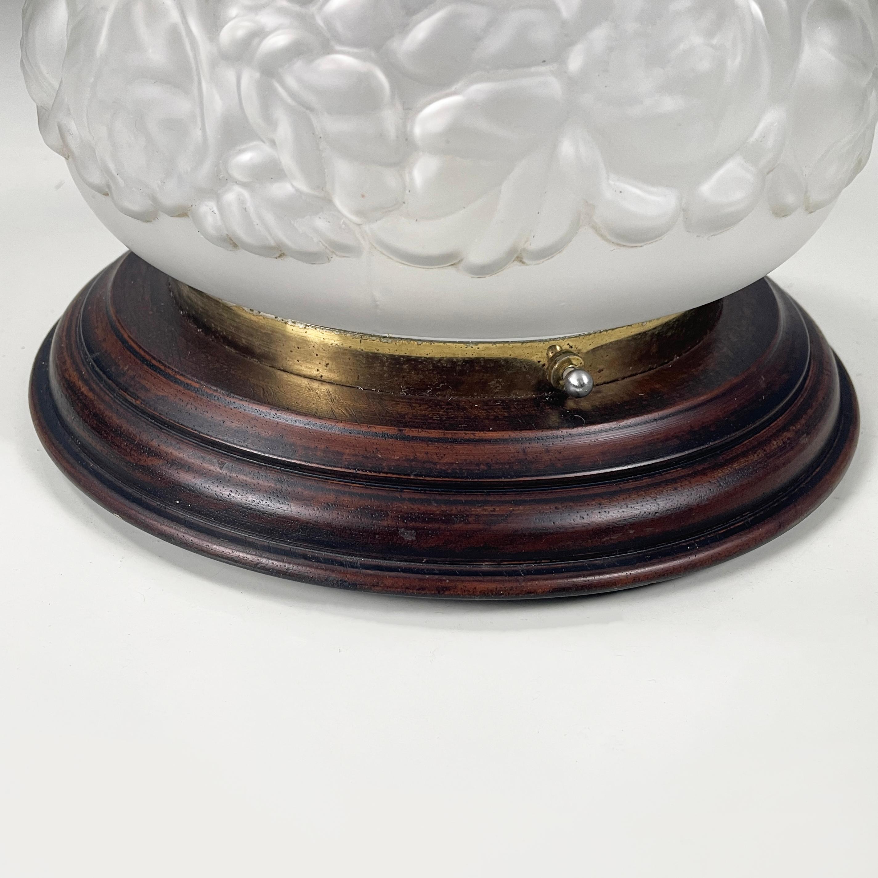 Italienische Art Deco Wandlampe aus Glas, Holz und Messing, 1930-1940er Jahre im Angebot 7