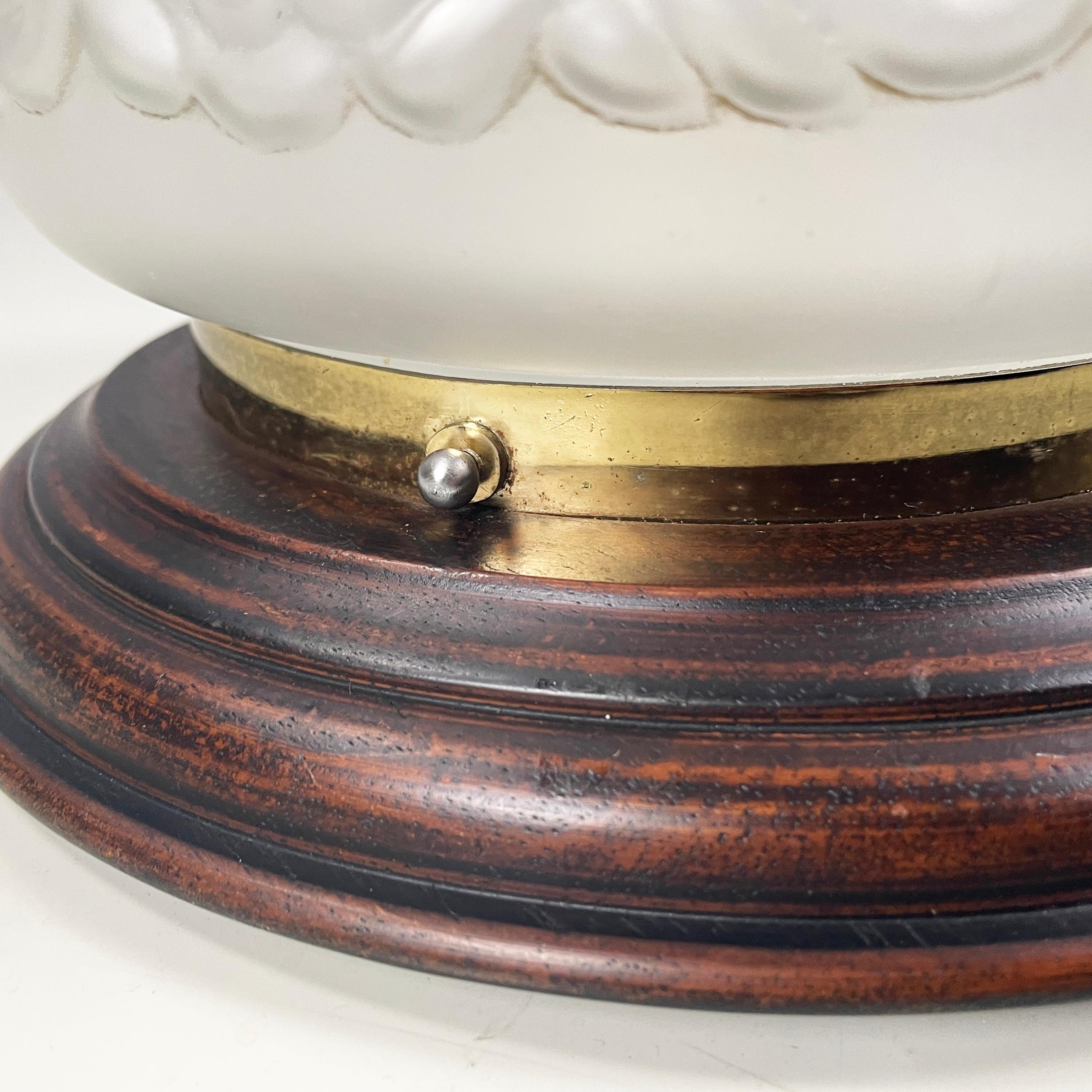 Italienische Art Deco Wandlampe aus Glas, Holz und Messing, 1930-1940er Jahre im Angebot 10