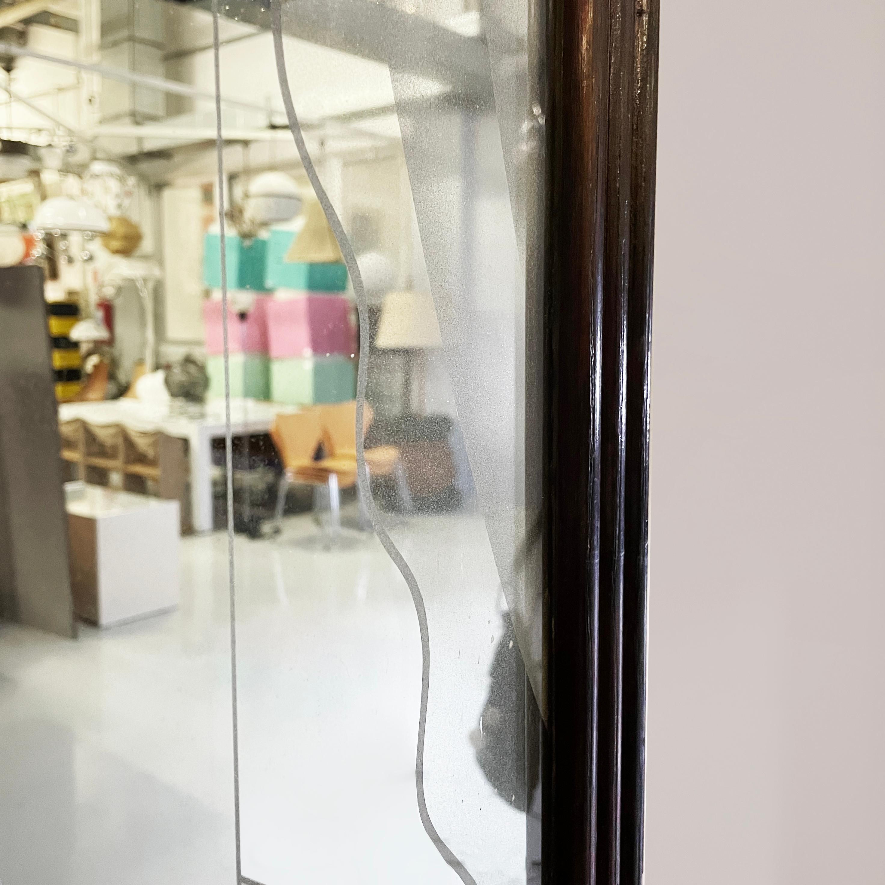 Italian art deco Wall mirror with acidified decorations in grissinato wood 1930s For Sale 3