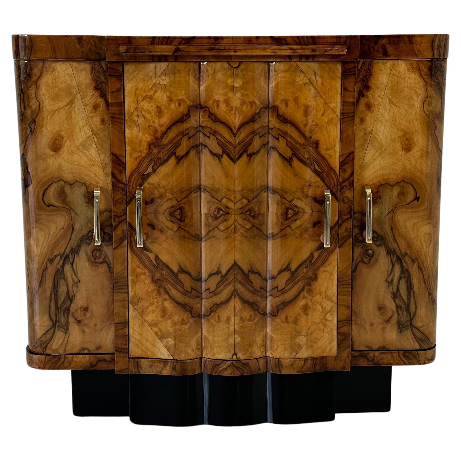 Italian Art Deco Walnut Briar and Red Buxus Interiors Dry Bar