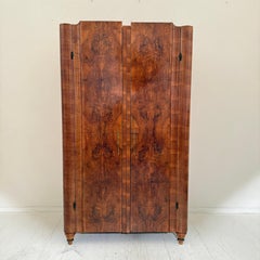 Italian Art Deco Walnut Cupboard with Brown Walnut and Root Walnut Veneer, 1930s