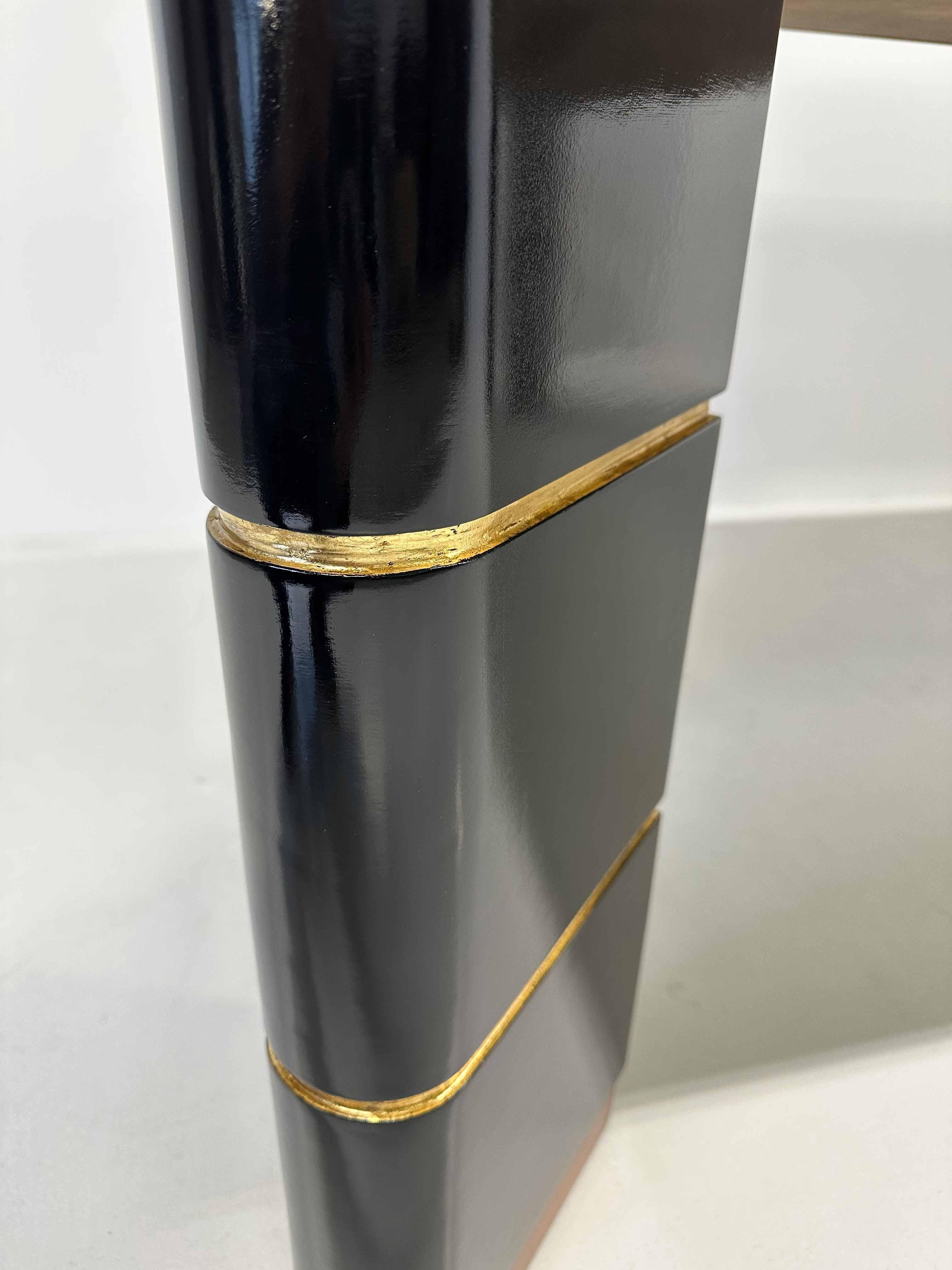 Italienischer Art-Déco-Tisch aus Nussbaumholz, Blattgold und schwarz lackiert, 40er Jahre im Angebot 2