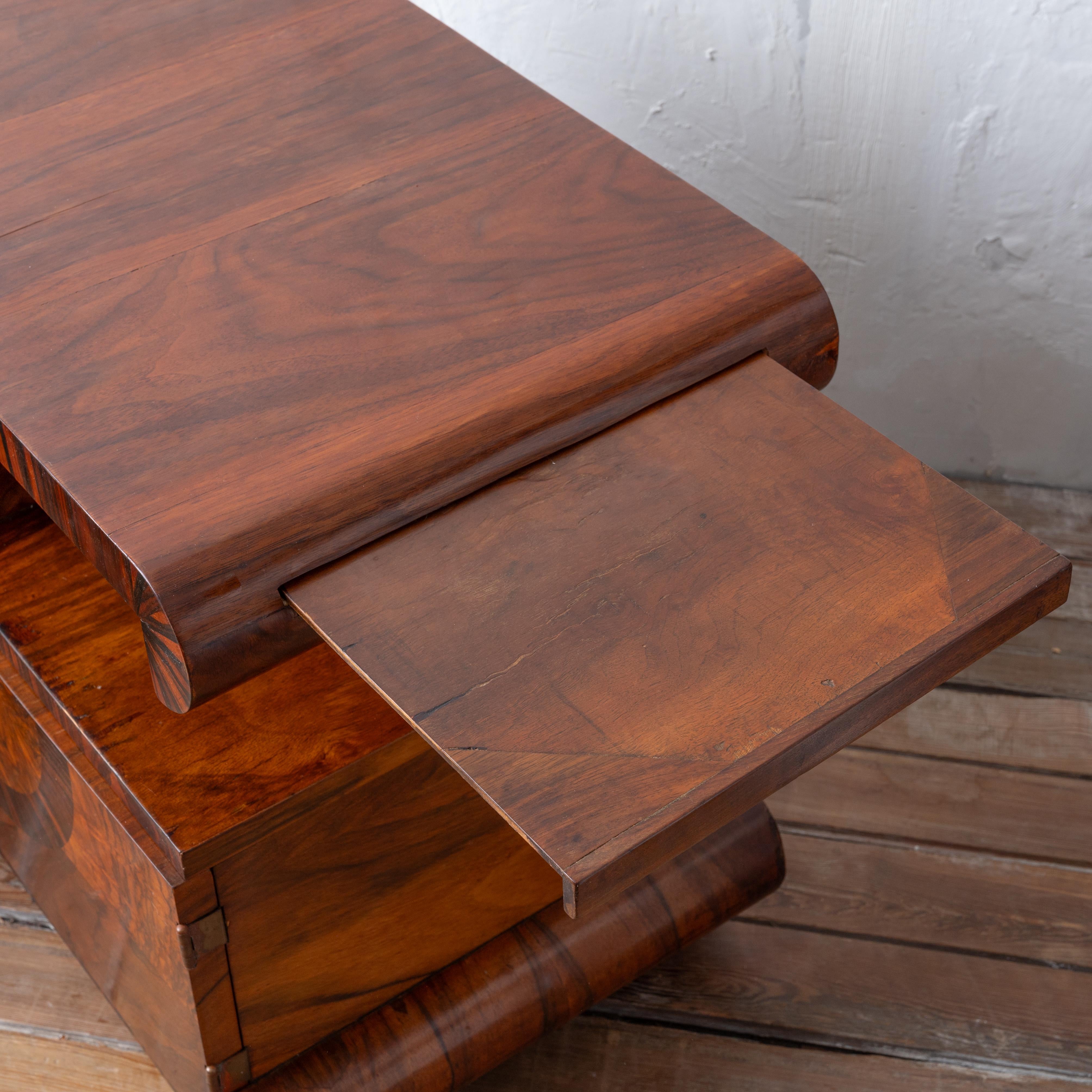 Italian Art Deco Walnut Night Stands, 1930s For Sale 7