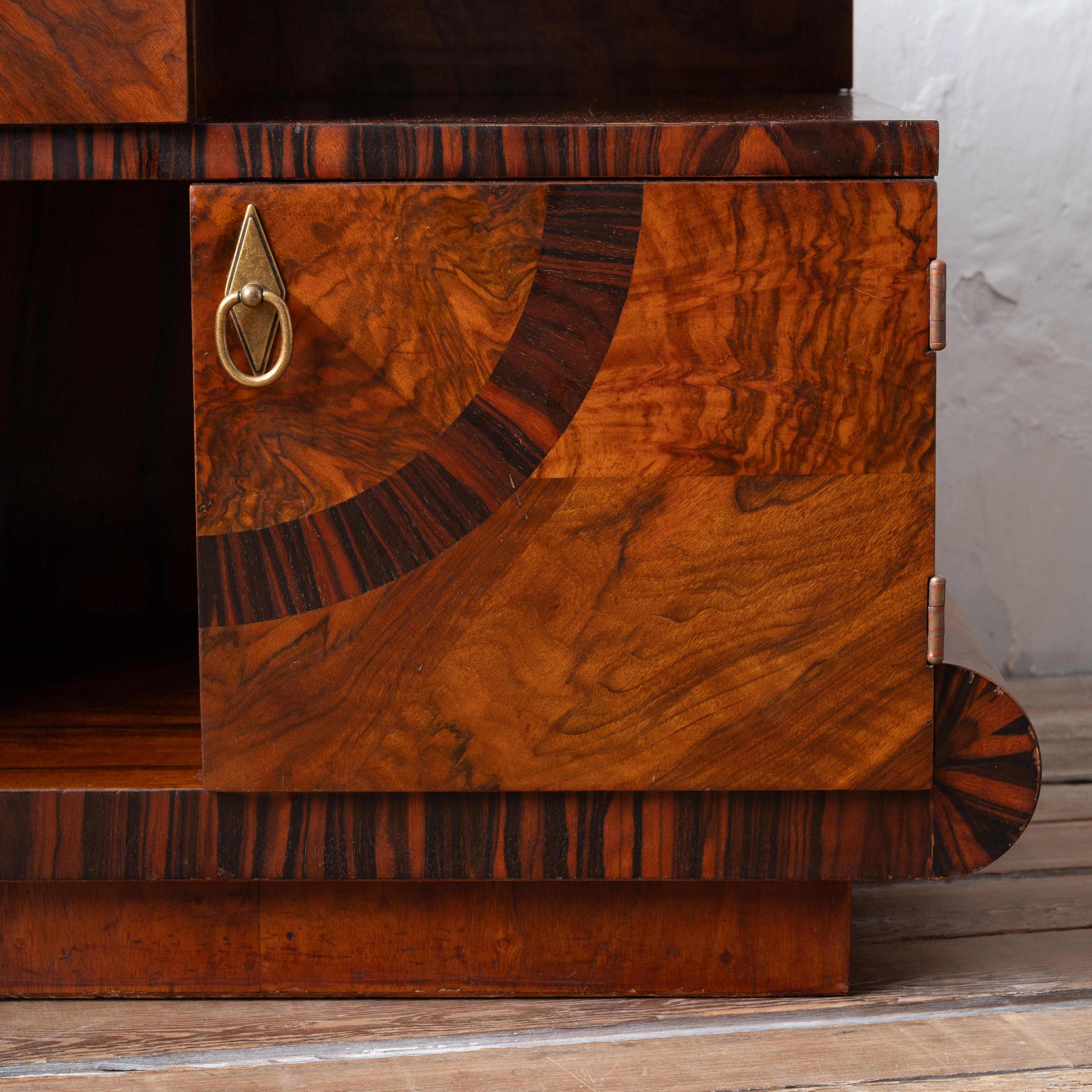 Italian Art Deco Walnut Night Stands, 1930s For Sale 5