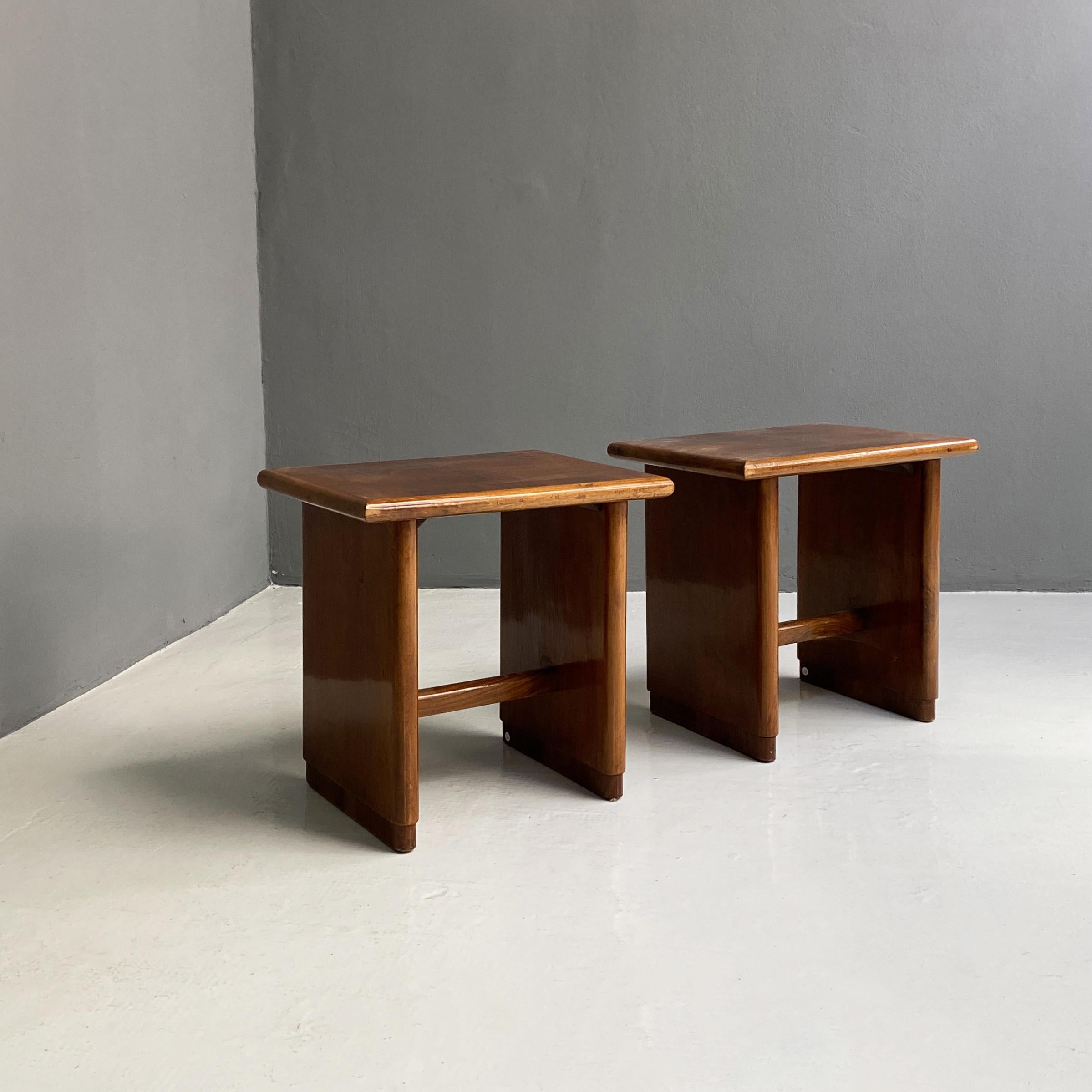 Italian Art Deco walnut wood stools, from the 1930s
Beautiful and elegance pair of art deco bedside table or stool in walnut wood with rounded corners and art deco line.
conserved in perfect condition.
1930s or 1940s periods 
This Fantastic couple