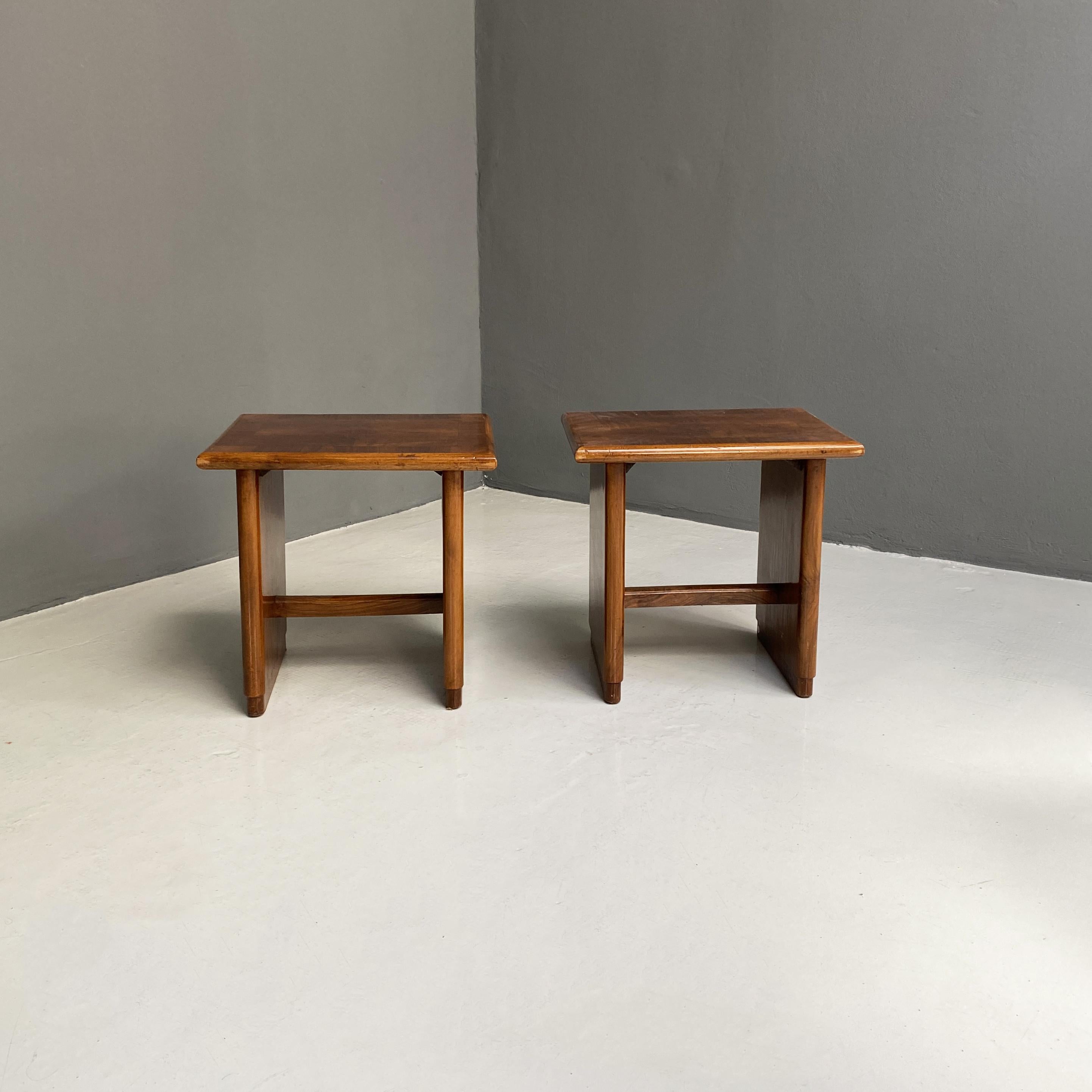 Italian Art Deco Walnut Wood Stools or Bedside Tables, 1930s In Good Condition In MIlano, IT