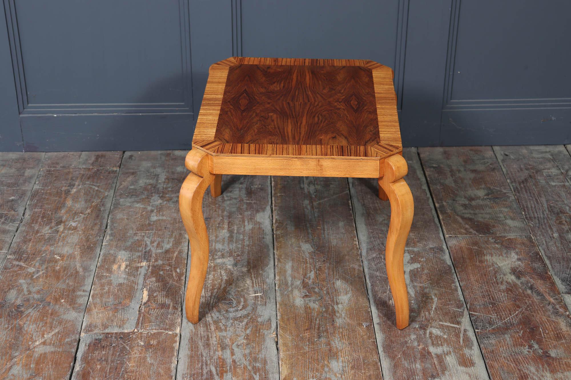 Italian Art Deco Walnut & Zebrano Side Table – c.1930s (Mitte des 20. Jahrhunderts) im Angebot