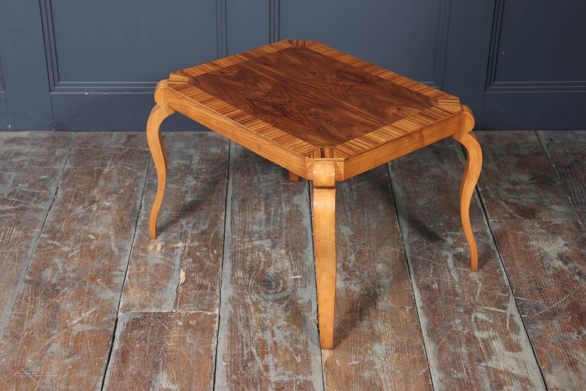 Italian Art Deco Walnut & Zebrano Side Table – c.1930s (Walnuss) im Angebot