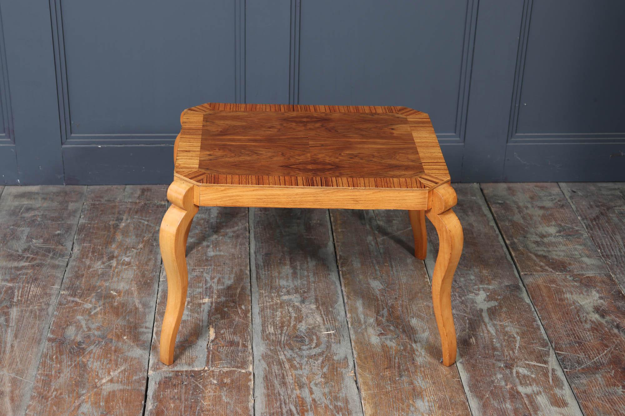 Italian Art Deco Walnut & Zebrano Side Table – c.1930s im Angebot 2