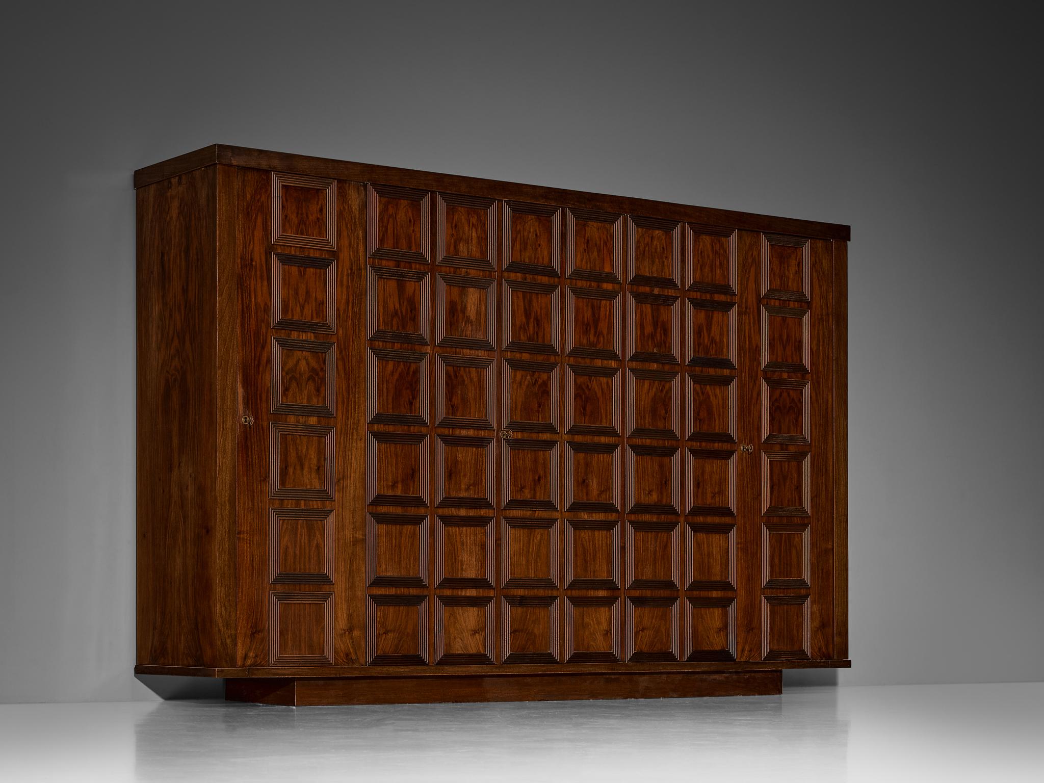 Wardrobe or highboard, walnut, wood, Italy, 1940s 

This stunning wardrobe is based on a well-designed structure where aesthetics and functionally come hand in hand.  Made in Italy in the Art Deco period, this piece displays a clear and sturdy