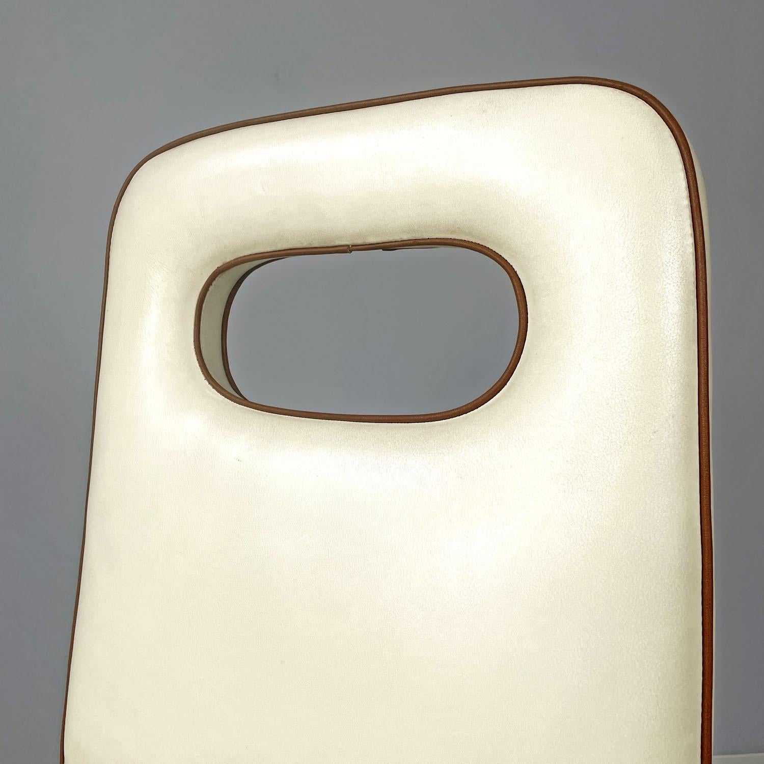 Italian Art Deco white leather and wood chair by Giovanni Gariboldi, 1940s For Sale 4