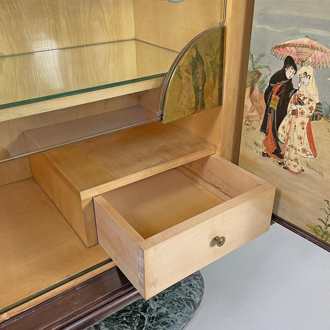 Mobile bar italiano Art Deco in legno e marmo verde Quadro in stile giapponese anni '40 in vendita 3