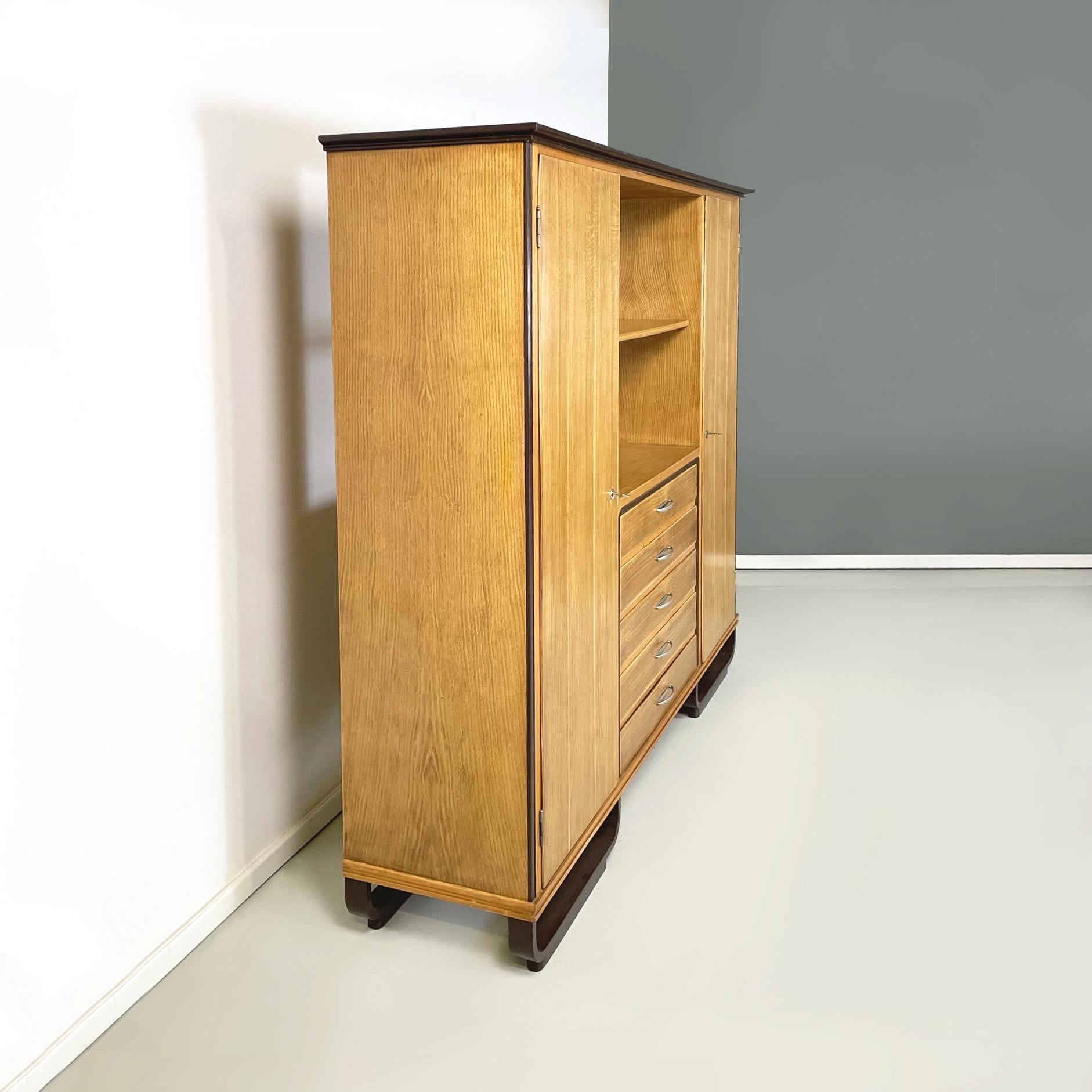 Italian art deco Wood cabinet wardrobe by Giuseppe Pagano Pogatschnig, 1930s In Good Condition For Sale In MIlano, IT