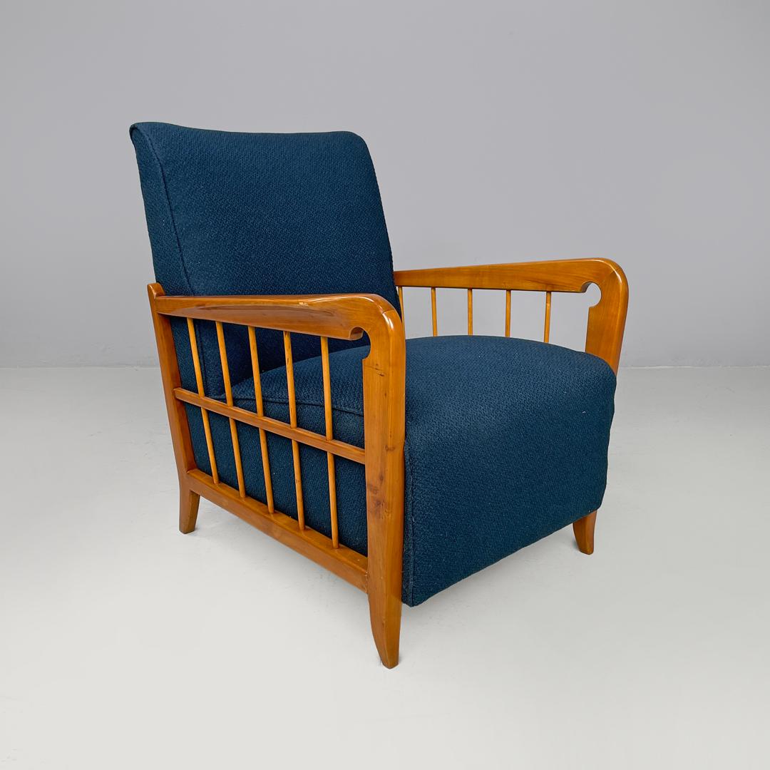Italian Art Deco wooden armchairs in blue fabric with armrest, 1940s In Good Condition For Sale In MIlano, IT