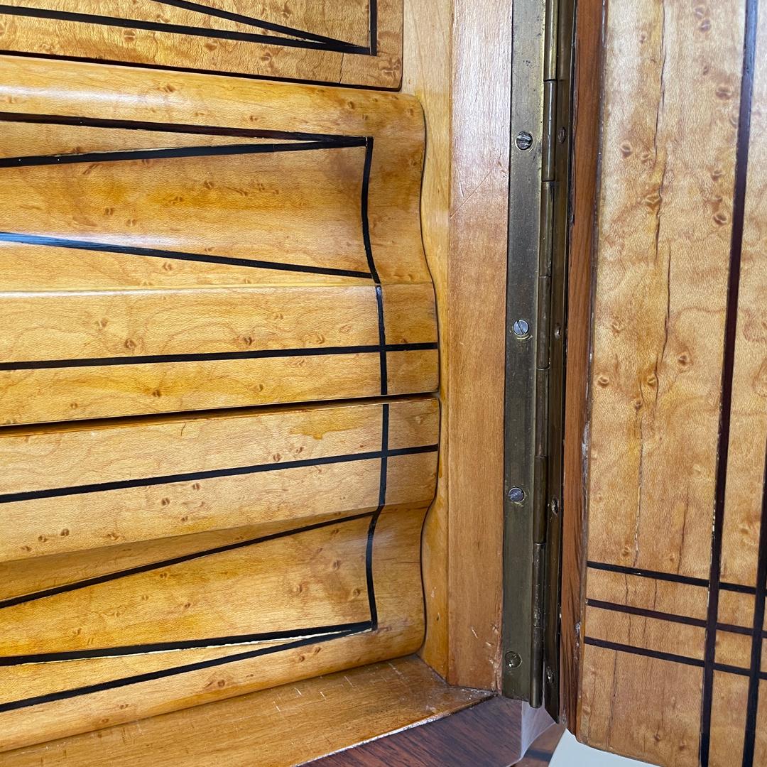 Italian Art Deco wooden bar cabinet mirrored doors and decorative inlays, 1930s For Sale 11