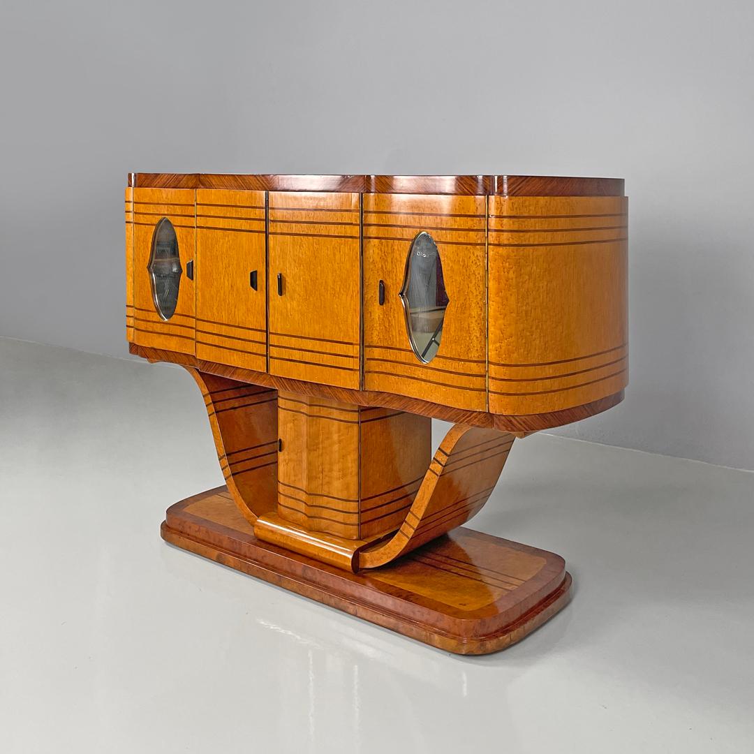 Italian Art Deco wooden bar cabinet mirrored doors and decorative inlays, 1930s In Good Condition For Sale In MIlano, IT