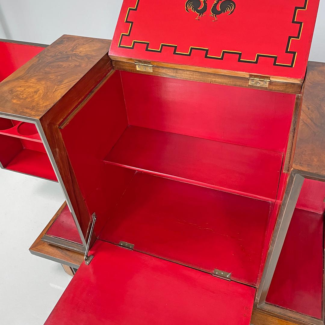 Italienischer Art-Déco-Barschrank aus Holz mit rotem Innenraum und Intarsiendekorationen, 1930er Jahre im Angebot 7