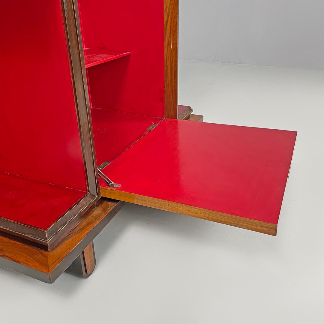 Italienischer Art-Déco-Barschrank aus Holz mit rotem Innenraum und Intarsiendekorationen, 1930er Jahre im Angebot 8