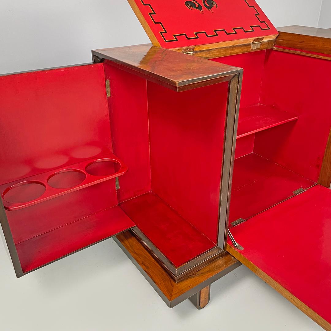 Italienischer Art-Déco-Barschrank aus Holz mit rotem Innenraum und Intarsiendekorationen, 1930er Jahre im Angebot 9