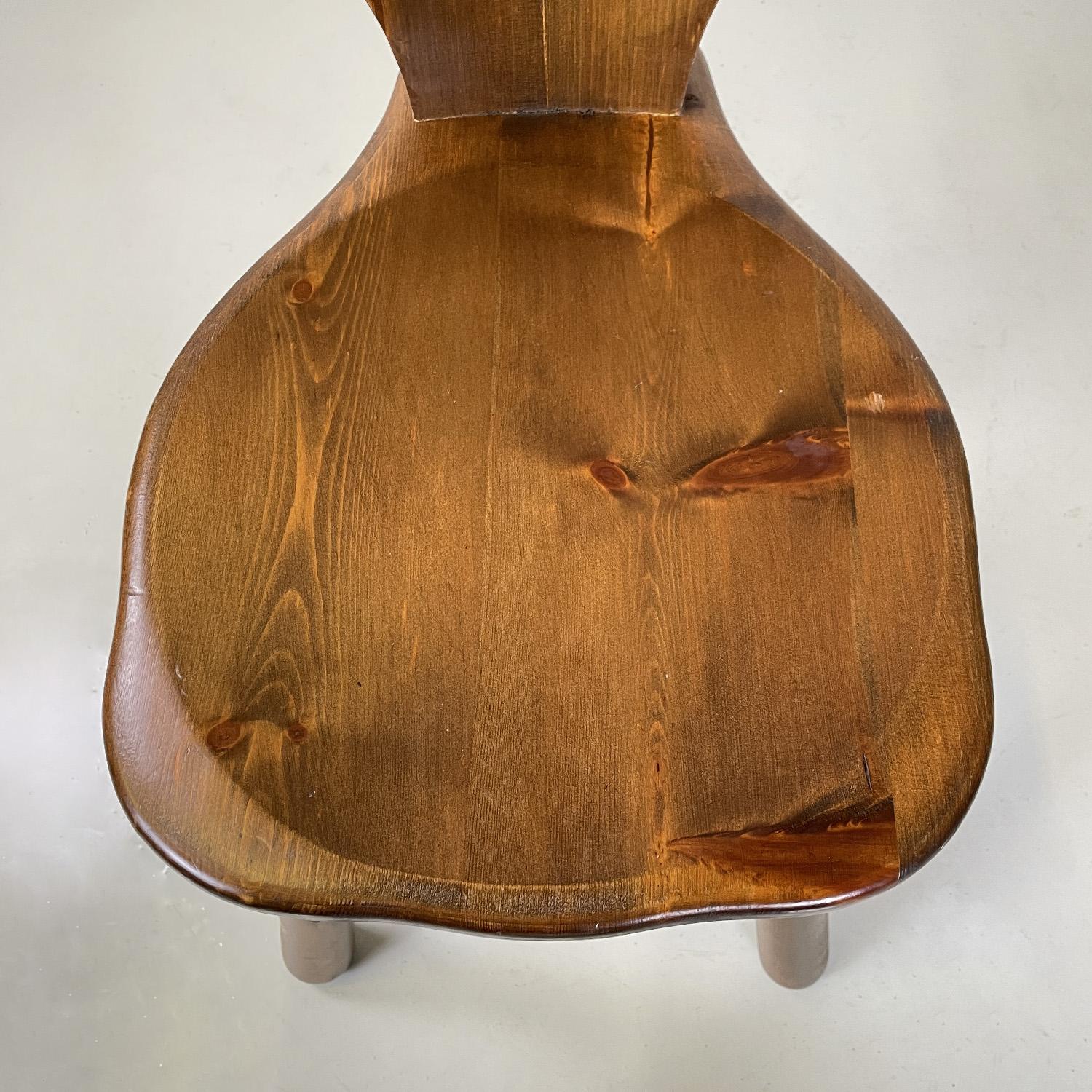 Italian Art Deco wooden chair with rounded profiles, 1940s For Sale 5