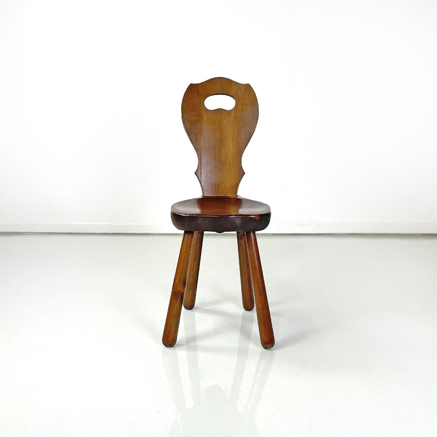 Italian Art Deco wooden chair with rounded profiles, 1940s In Good Condition For Sale In MIlano, IT