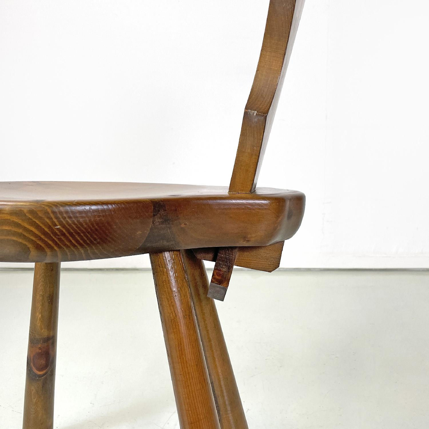 Mid-20th Century Chaise en bois Art déco italienne avec profils arrondis, années 1940 en vente
