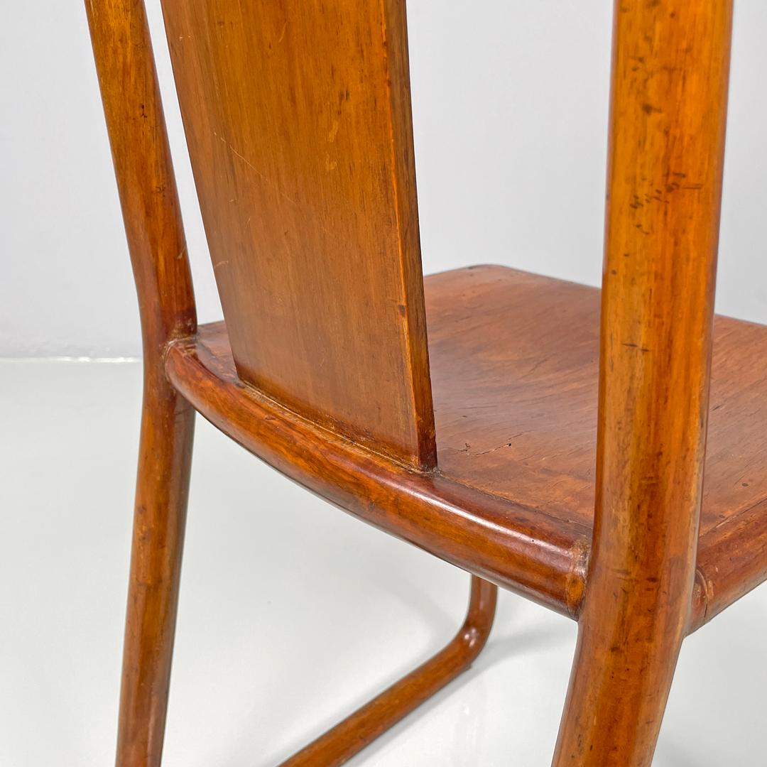 Italian Art Deco wooden chairs with rounded structure and rectangular back 1930s in vendita 10