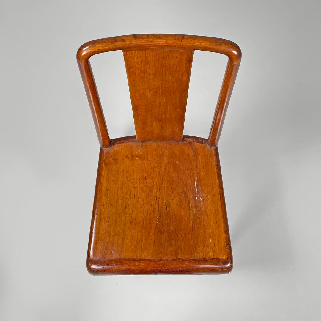 Italian Art Deco wooden chairs with rounded structure and rectangular back 1930s in vendita 1