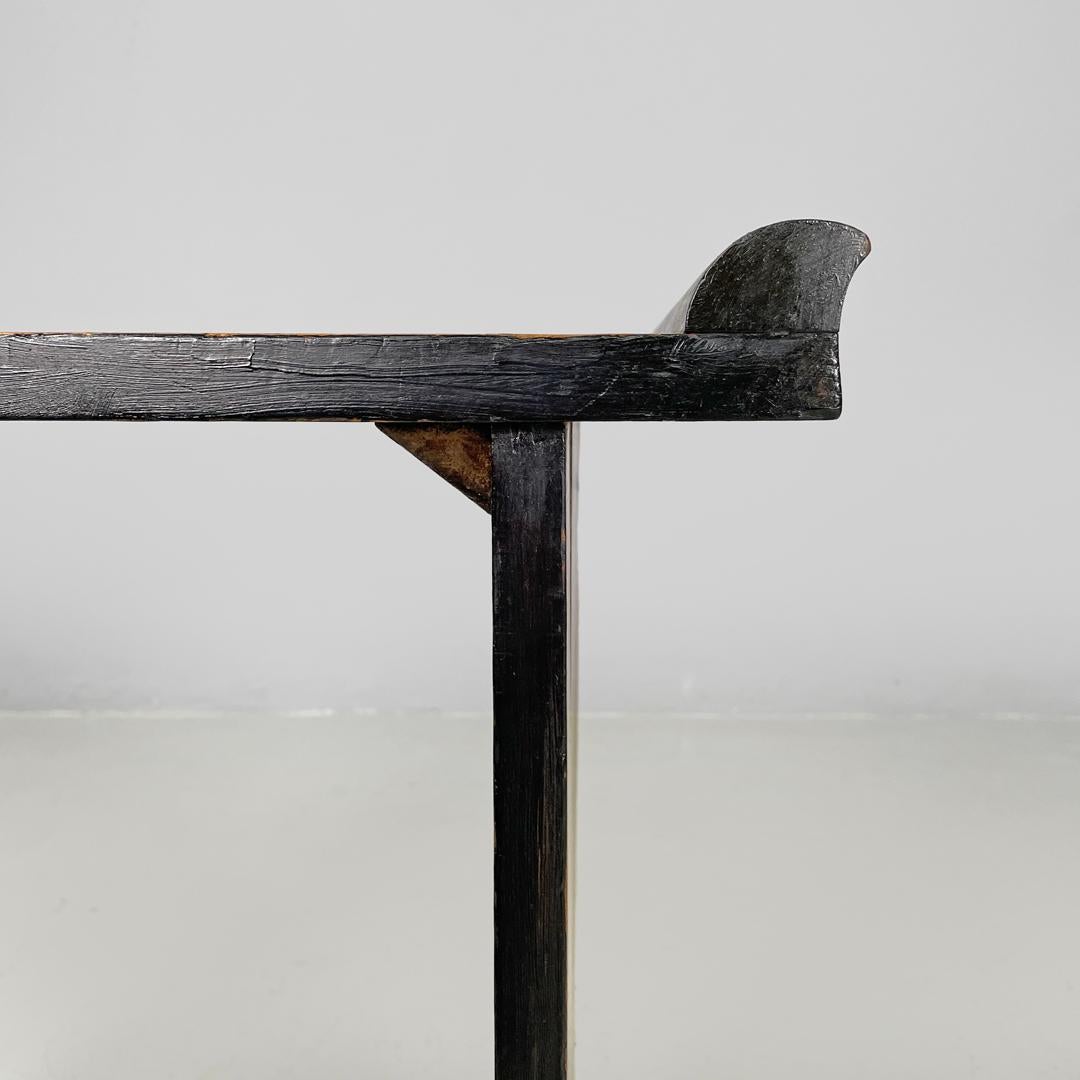 Table basse italienne Art déco en bois avec profils arrondis peints en noir, années 1940 en vente 5
