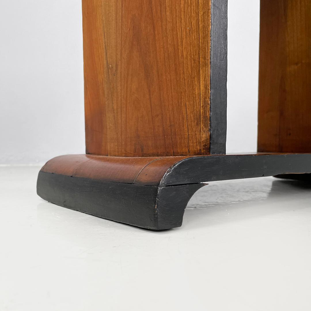 Table basse italienne Art déco en bois avec profils arrondis peints en noir, années 1940 en vente 13