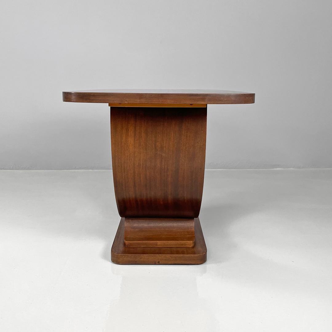 Milieu du XXe siècle Table basse italienne Art déco avec pieds en demi-cercle, années 1930 en vente